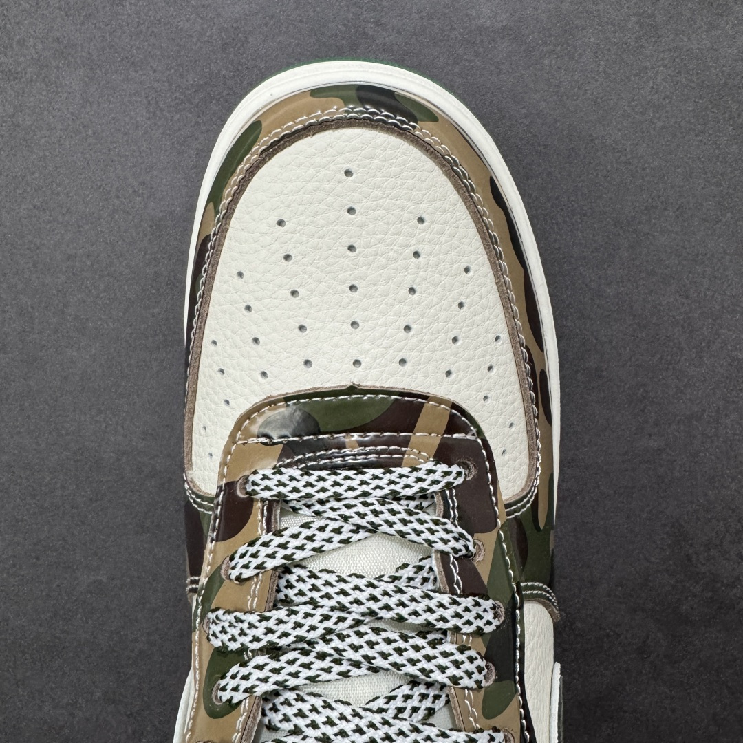 图片[8]-【定制版】Nike Air Force 1 Low × BAPE联名款SY1388-032重磅来袭！ 采用头层皮质拼接迷彩印花材质，质感与颜值双重在线；标志性Swoosh融入BAPE品牌元素，XX潮标加持，设计感拉满。经典Air气垫中底，兼顾缓震性能与穿着舒适度，日常出行、街头出片都适配。白绿迷彩的配色方案不挑穿搭，百搭属性拉满，是潮鞋收藏者与穿搭爱好者的不二之选，入手这双，解锁属于你的潮流新姿态！ 尺码：36-45带半码-选品中心