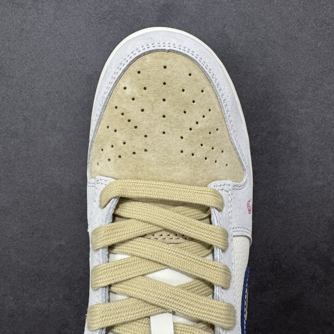 图片[8]-【定制版】Nike Dunk Low 2026 丙午马年限定款 标识融入马形图案 + 中式纹样，搭配 “丙午” 纪年印章标识，强化了中式美学与新年生肖主题的融合；采用浅灰、米白、藏蓝的低饱和色调组合，风格雅致简约，既契合中式复古质感，又兼顾日常穿搭的适配性，同时红色细节点缀凸显新年氛围。Swoosh 区域的马形 + 纹样采用印花 / 刺绣工艺呈现，“丙午” 纪年印章以红色标识点缀，提升了鞋款的主题辨识度与精致度 货号：LX1988-812 尺码：36-45(带半码)-选品中心