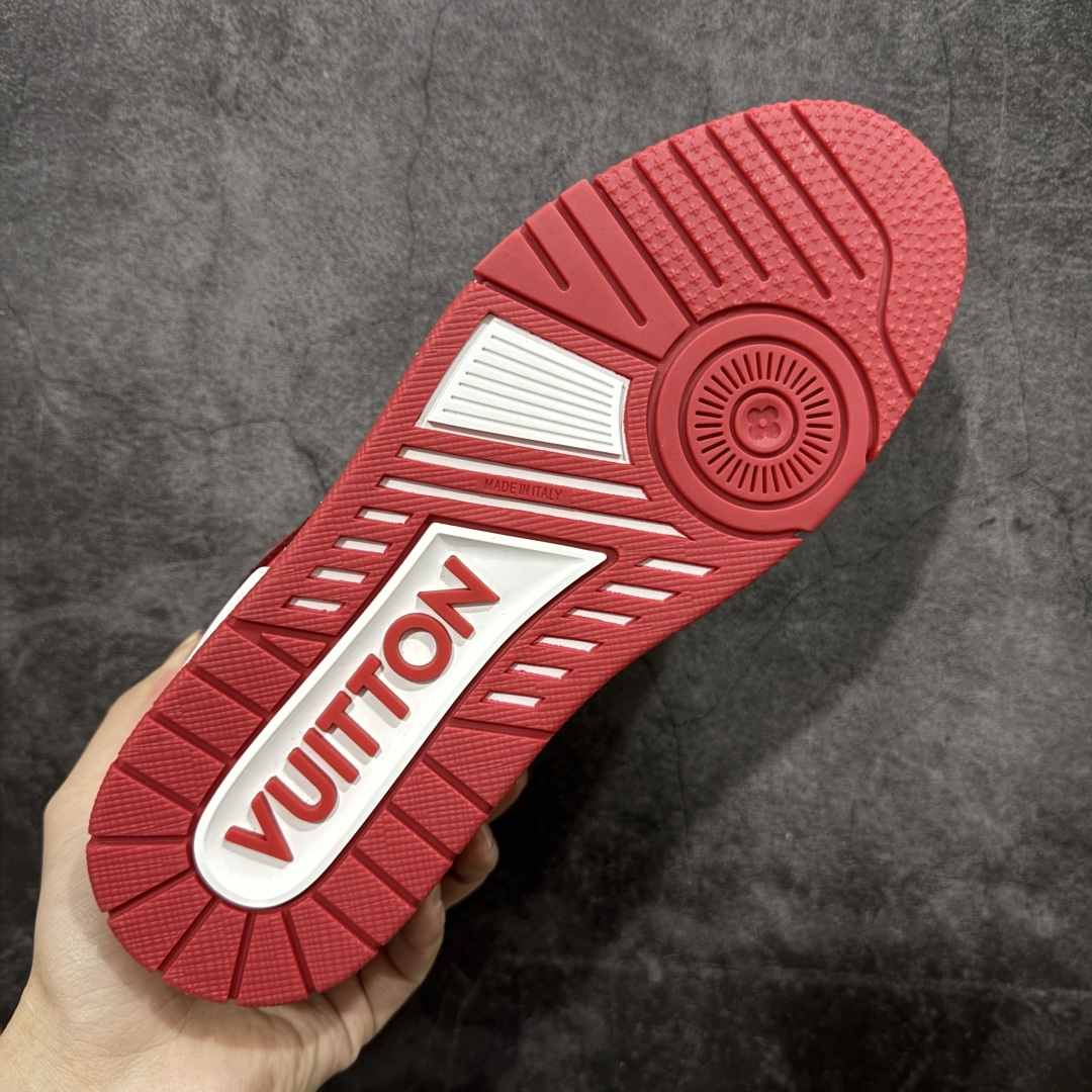 图片[9]-【YS纯原】广东一线大厂 LOUIS VUITTON 路易威登 LV Trainer 钻款 ✦ 渠道版本，出自成熟工厂 ✦ 用料扎实，皮感偏实穿路线 ✦ 穿着逻辑与原版保持一致 ✦ 鞋面选用头层牛皮 ✦ 日常高频上脚稳定耐用 ✦ TPU 大底采用成熟模具 ✦ 脚感均衡，行走舒适 ✦ 适合通勤、日常搭配 尺码：39–45-选品中心