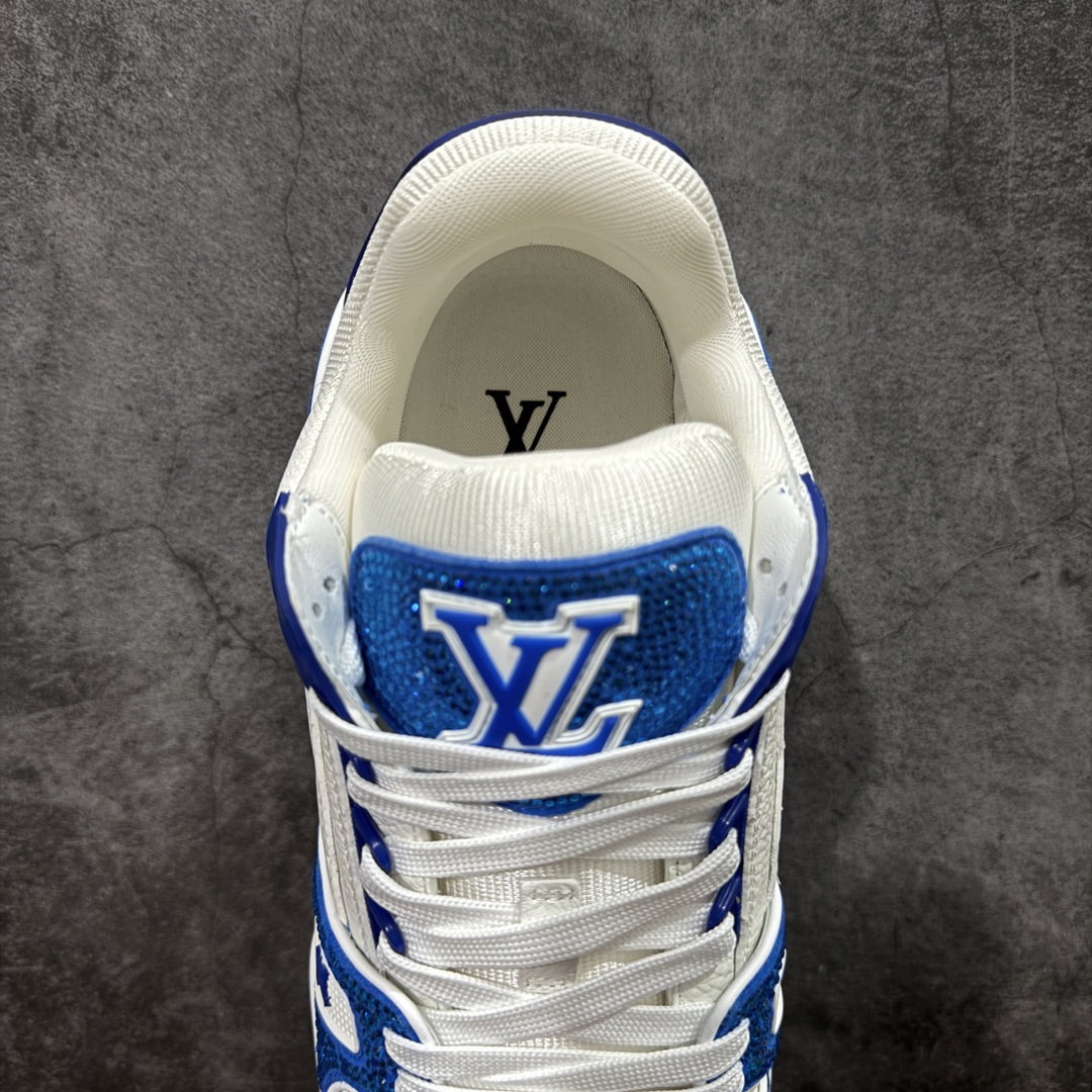 图片[8]-【YS纯原】广东一线大厂 LOUIS VUITTON 路易威登 LV Trainer 钻款 ✦ 渠道版本，出自成熟工厂 ✦ 用料扎实，皮感偏实穿路线 ✦ 穿着逻辑与原版保持一致 ✦ 鞋面选用头层牛皮 ✦ 日常高频上脚稳定耐用 ✦ TPU 大底采用成熟模具 ✦ 脚感均衡，行走舒适 ✦ 适合通勤、日常搭配 尺码：39–45-莆田鞋