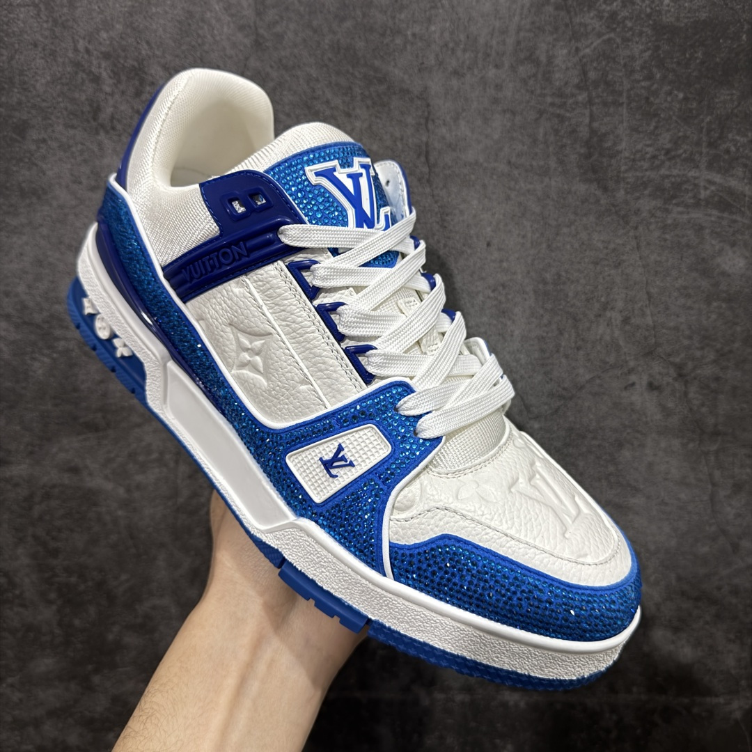 图片[3]-【YS纯原】广东一线大厂 LOUIS VUITTON 路易威登 LV Trainer 钻款 ✦ 渠道版本，出自成熟工厂 ✦ 用料扎实，皮感偏实穿路线 ✦ 穿着逻辑与原版保持一致 ✦ 鞋面选用头层牛皮 ✦ 日常高频上脚稳定耐用 ✦ TPU 大底采用成熟模具 ✦ 脚感均衡，行走舒适 ✦ 适合通勤、日常搭配 尺码：39–45-莆田鞋