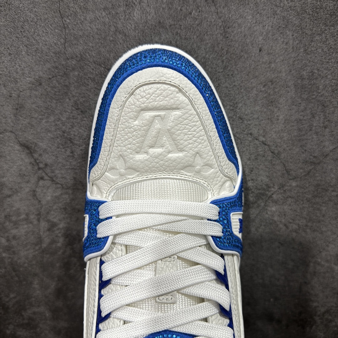 图片[5]-【YS纯原】广东一线大厂 LOUIS VUITTON 路易威登 LV Trainer 钻款 ✦ 渠道版本，出自成熟工厂 ✦ 用料扎实，皮感偏实穿路线 ✦ 穿着逻辑与原版保持一致 ✦ 鞋面选用头层牛皮 ✦ 日常高频上脚稳定耐用 ✦ TPU 大底采用成熟模具 ✦ 脚感均衡，行走舒适 ✦ 适合通勤、日常搭配 尺码：39–45-莆田鞋