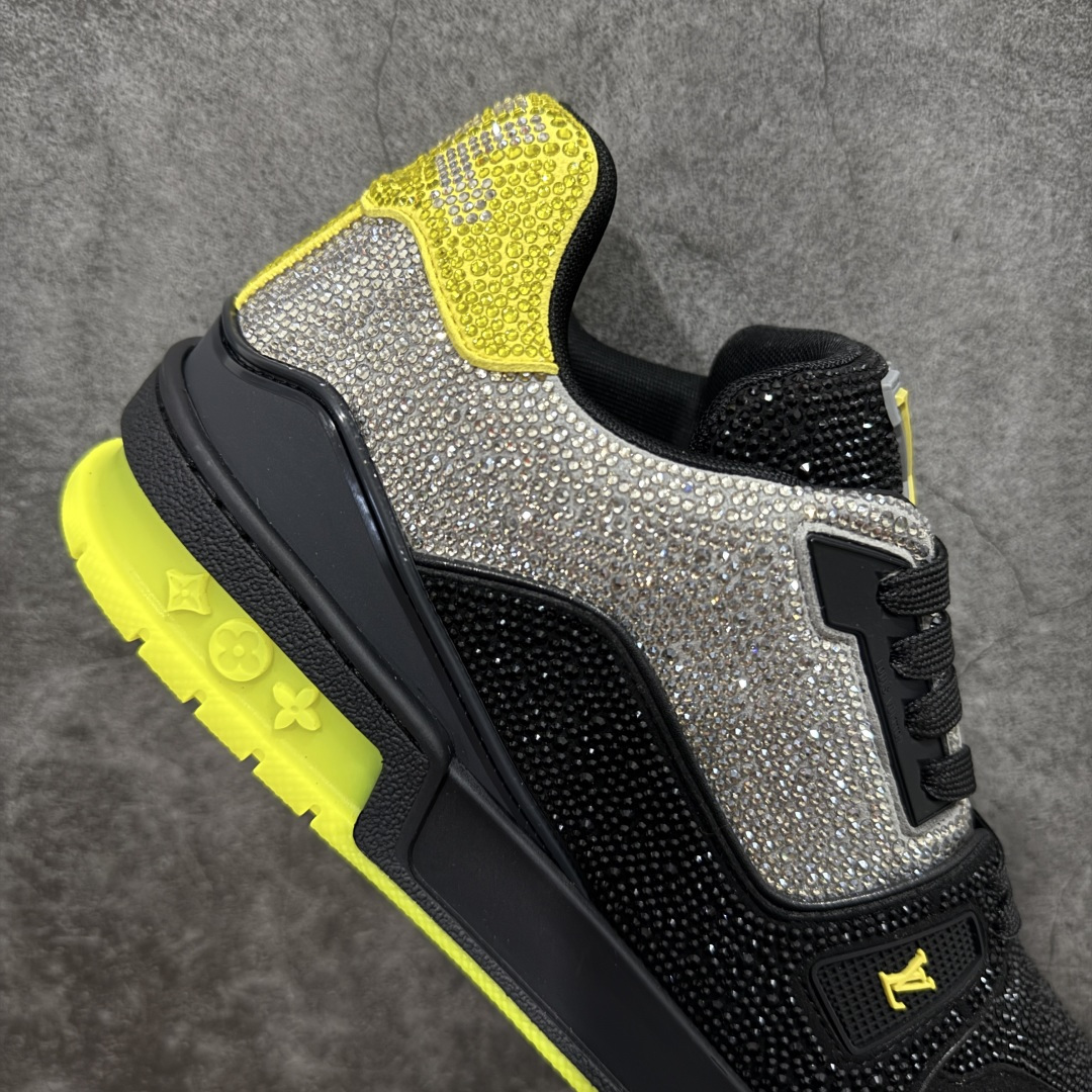 图片[7]-【YS纯原】广东一线大厂 LOUIS VUITTON 路易威登 LV Trainer 钻款 ✦ 渠道版本，出自成熟工厂 ✦ 用料扎实，皮感偏实穿路线 ✦ 穿着逻辑与原版保持一致 ✦ 鞋面选用头层牛皮 ✦ 日常高频上脚稳定耐用 ✦ TPU 大底采用成熟模具 ✦ 脚感均衡，行走舒适 ✦ 适合通勤、日常搭配 尺码：39–45-选品中心