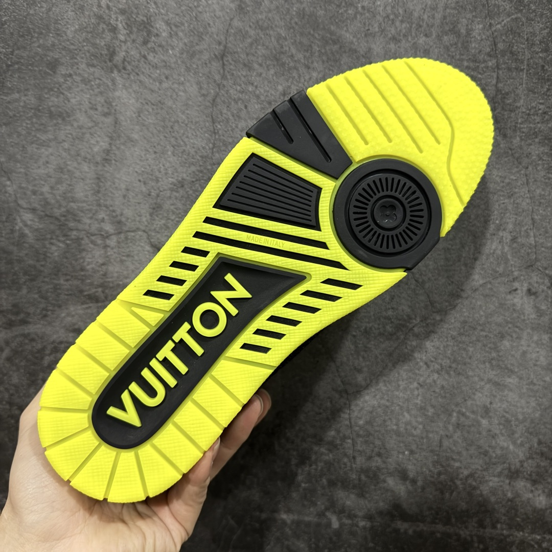 图片[9]-【YS纯原】广东一线大厂 LOUIS VUITTON 路易威登 LV Trainer 钻款 ✦ 渠道版本，出自成熟工厂 ✦ 用料扎实，皮感偏实穿路线 ✦ 穿着逻辑与原版保持一致 ✦ 鞋面选用头层牛皮 ✦ 日常高频上脚稳定耐用 ✦ TPU 大底采用成熟模具 ✦ 脚感均衡，行走舒适 ✦ 适合通勤、日常搭配 尺码：39–45-选品中心