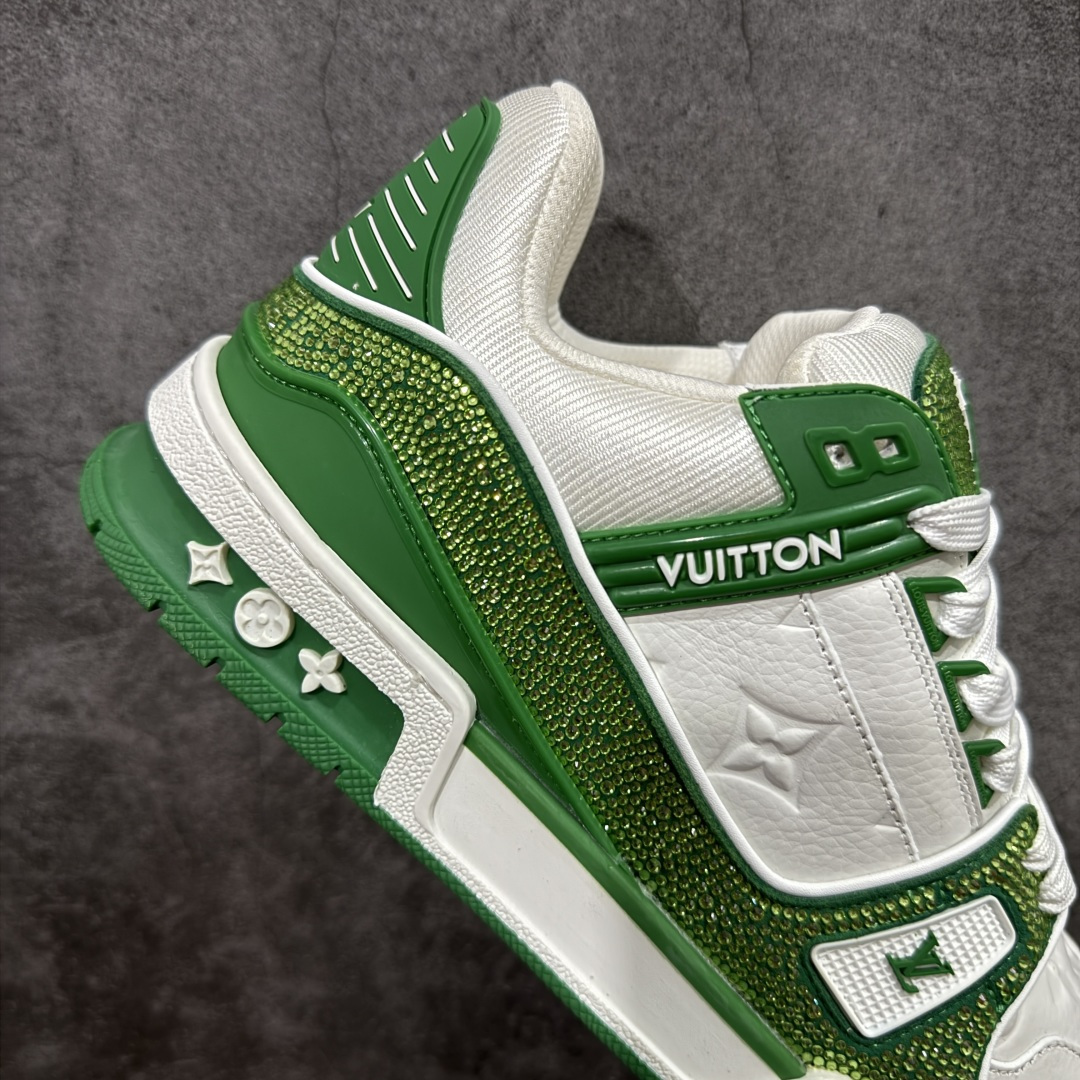 图片[7]-【YS纯原】广东一线大厂 LOUIS VUITTON 路易威登 LV Trainer 钻款 ✦ 渠道版本，出自成熟工厂 ✦ 用料扎实，皮感偏实穿路线 ✦ 穿着逻辑与原版保持一致 ✦ 鞋面选用头层牛皮 ✦ 日常高频上脚稳定耐用 ✦ TPU 大底采用成熟模具 ✦ 脚感均衡，行走舒适 ✦ 适合通勤、日常搭配 尺码：39–45-选品中心