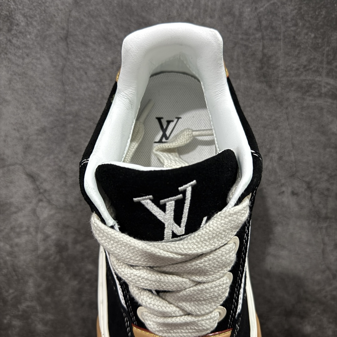 图片[8]-【广东公司级礼盒】LV 路易威登LOUIS VUITTON Tilted Low Sneakers 倾斜系列低帮复古休闲运动文化百搭板鞋 2026早春款板鞋 LV爆款饼干鞋 性价比礼盒版本 做工不错 材料做了适当减配 厚实抽屉礼品鞋盒及包装说明书防尘布袋物件(附送官方快递加固牛皮纸外盒!!) 尺码：35 36 37 38 39 40 41 42 43 44 45-选品中心