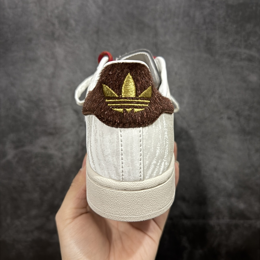 图片[4]-【H11纯原】adidas originals Superstar 2 CNY新年款 马年限定 白红 KJ6293 顶级版本出货 平台正单 全鞋百分百原材料 全鞋电脑针车 Logo针车间距针数原版一致 皮料切割冲裁零瑕疵 原鞋一致含胶量大底 原盒中文内外标 大几率过验 不对比市面只对比原鞋 只服务最高端市场 尺码：35.5 35 36 36.5 37.5 38 38.5 39 40 40.5 41 42 42.5 43 44 44.5 45-选品中心