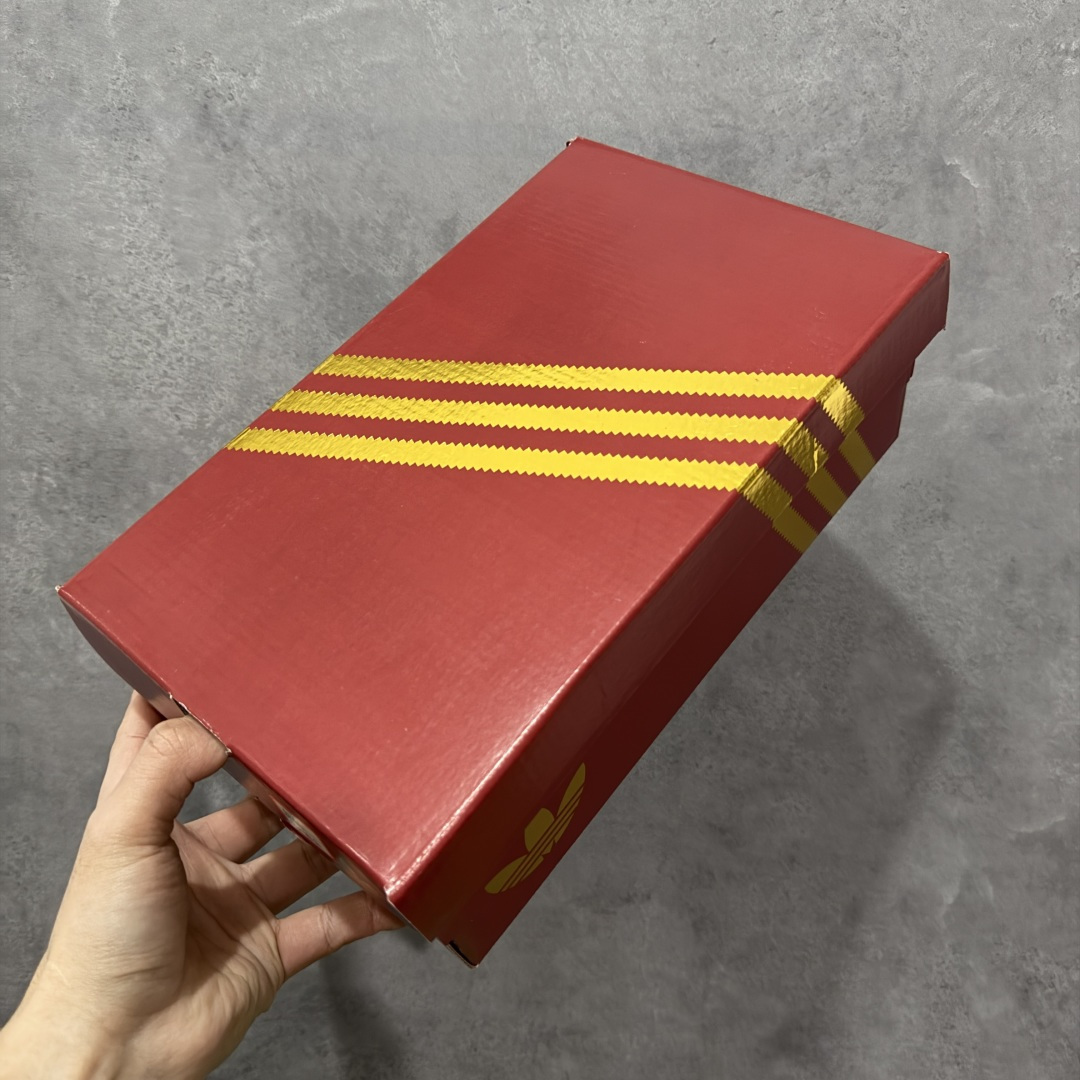 图片[9]-【H11纯原】adidas originals Superstar 2 CNY新年款 马年限定 白红 KJ6293 顶级版本出货 平台正单 全鞋百分百原材料 全鞋电脑针车 Logo针车间距针数原版一致 皮料切割冲裁零瑕疵 原鞋一致含胶量大底 原盒中文内外标 大几率过验 不对比市面只对比原鞋 只服务最高端市场 尺码：35.5 35 36 36.5 37.5 38 38.5 39 40 40.5 41 42 42.5 43 44 44.5 45-选品中心
