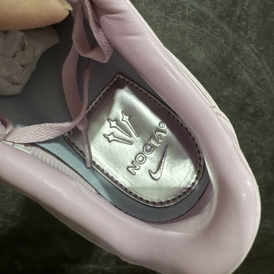 图片[7]-【Max原厂皮版】NOCTA×Nike Air Force 1 Low certified lover boy 经典 Drake联名 低帮空军一号休闲板鞋 CZ8065-600 顶级空军 皮料质感满分💯 超细腻纳帕头层软皮 吊打市场其他代号版本 全鞋电脑针车 工整有序 原厂港宝加持完美还原灵魂版型 原盒原配从里到外百分百还原 原厂全头层原厂皮料 原标原盒 内置Sole气垫 中底白色背胶 中底划线 已经无限的接近公司 原厂楦头 原厂刺绣 后跟弧度修正 正确中底四线防伪 尺码：36 36.5 37.5 38 38.5 39 40 40.5 41 42 42.5 43 44 44.5 45 46-选品中心