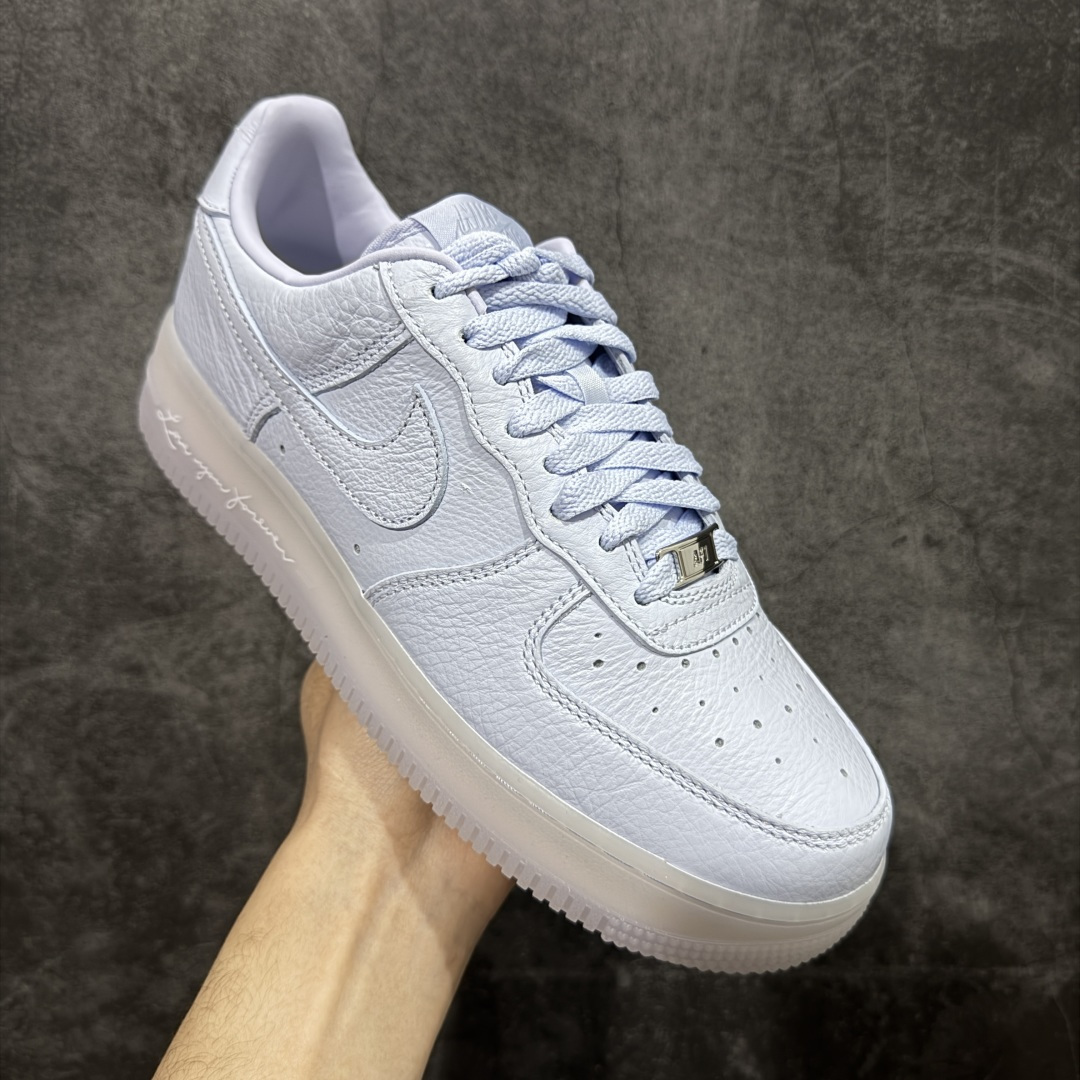图片[3]-【Max原厂皮版】NOCTA×Nike Air Force 1 Low certified lover boy 经典 Drake联名 低帮空军一号休闲板鞋 CZ8065-500 顶级空军 皮料质感满分💯 超细腻纳帕头层软皮 吊打市场其他代号版本 全鞋电脑针车 工整有序 原厂港宝加持完美还原灵魂版型 原盒原配从里到外百分百还原 原厂全头层原厂皮料 原标原盒 内置Sole气垫 中底白色背胶 中底划线 已经无限的接近公司 原厂楦头 原厂刺绣 后跟弧度修正 正确中底四线防伪 尺码：36 36.5 37.5 38 38.5 39 40 40.5 41 42 42.5 43 44 44.5 45 46-选品中心