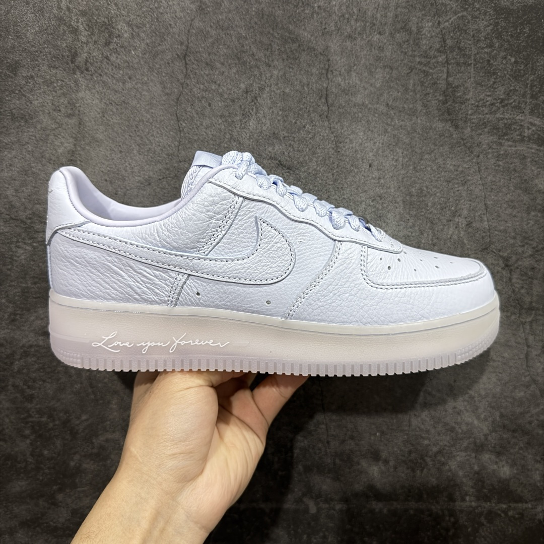 【Max原厂皮版】NOCTA×Nike Air Force 1 Low certified lover boy 经典 Drake联名 低帮空军一号休闲板鞋 CZ8065-500 顶级空军 皮料质感满分💯 超细腻纳帕头层软皮 吊打市场其他代号版本 全鞋电脑针车 工整有序 原厂港宝加持完美还原灵魂版型 原盒原配从里到外百分百还原 原厂全头层原厂皮料 原标原盒 内置Sole气垫 中底白色背胶 中底划线 已经无限的接近公司 原厂楦头 原厂刺绣 后跟弧度修正 正确中底四线防伪 尺码:36 36.5 37.5 38 38.5 39 40 40.5 41 42 42.5 43 44 44.5 45 46-选品中心