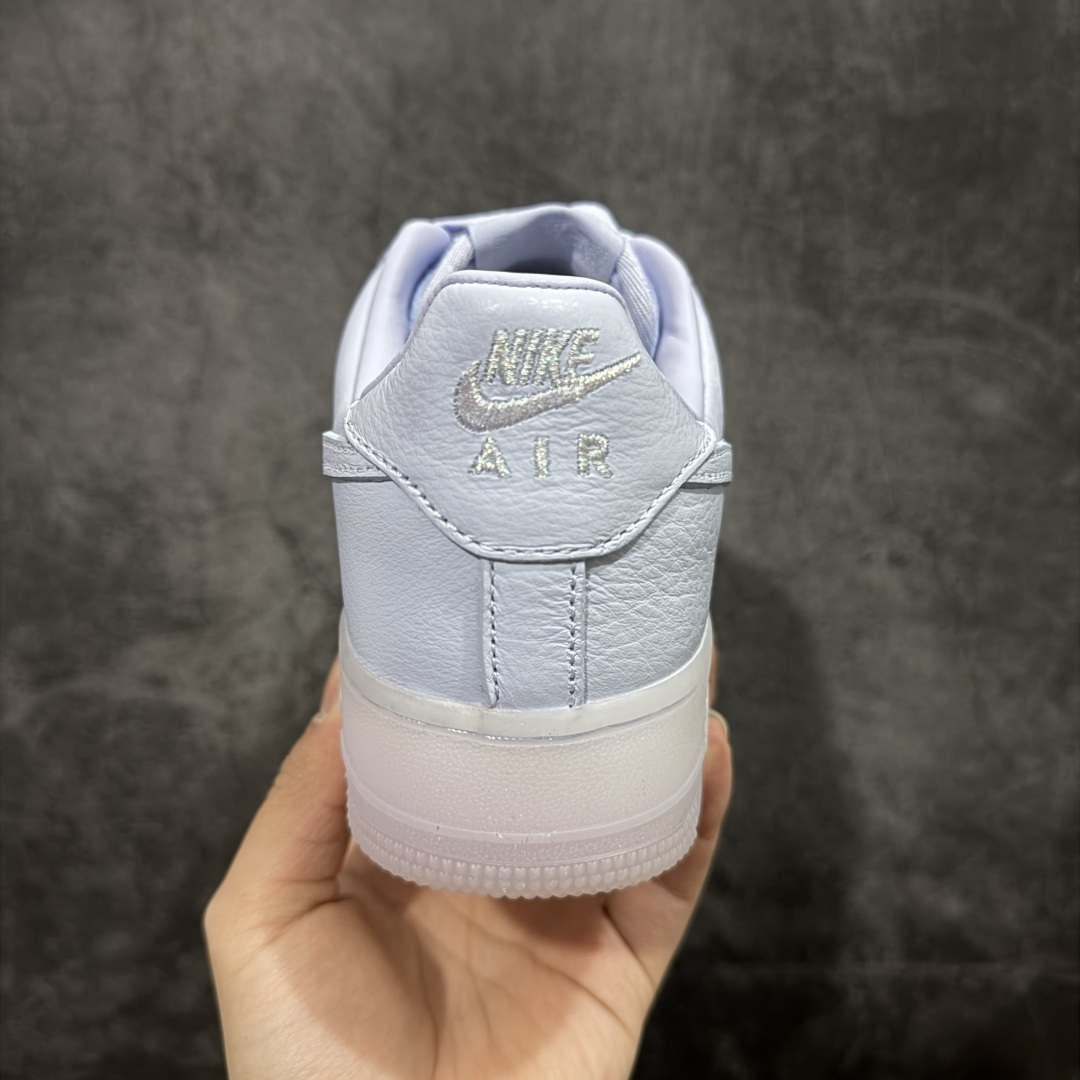 图片[4]-【Max原厂皮版】NOCTA×Nike Air Force 1 Low certified lover boy 经典 Drake联名 低帮空军一号休闲板鞋 CZ8065-500 顶级空军 皮料质感满分💯 超细腻纳帕头层软皮 吊打市场其他代号版本 全鞋电脑针车 工整有序 原厂港宝加持完美还原灵魂版型 原盒原配从里到外百分百还原 原厂全头层原厂皮料 原标原盒 内置Sole气垫 中底白色背胶 中底划线 已经无限的接近公司 原厂楦头 原厂刺绣 后跟弧度修正 正确中底四线防伪 尺码：36 36.5 37.5 38 38.5 39 40 40.5 41 42 42.5 43 44 44.5 45 46-选品中心