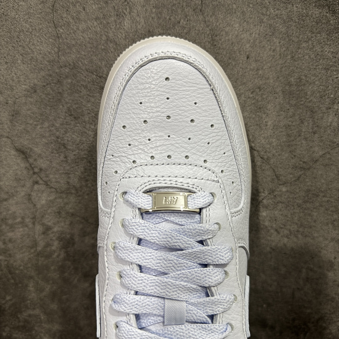 图片[5]-【Max原厂皮版】NOCTA×Nike Air Force 1 Low certified lover boy 经典 Drake联名 低帮空军一号休闲板鞋 CZ8065-500 顶级空军 皮料质感满分💯 超细腻纳帕头层软皮 吊打市场其他代号版本 全鞋电脑针车 工整有序 原厂港宝加持完美还原灵魂版型 原盒原配从里到外百分百还原 原厂全头层原厂皮料 原标原盒 内置Sole气垫 中底白色背胶 中底划线 已经无限的接近公司 原厂楦头 原厂刺绣 后跟弧度修正 正确中底四线防伪 尺码：36 36.5 37.5 38 38.5 39 40 40.5 41 42 42.5 43 44 44.5 45 46-选品中心