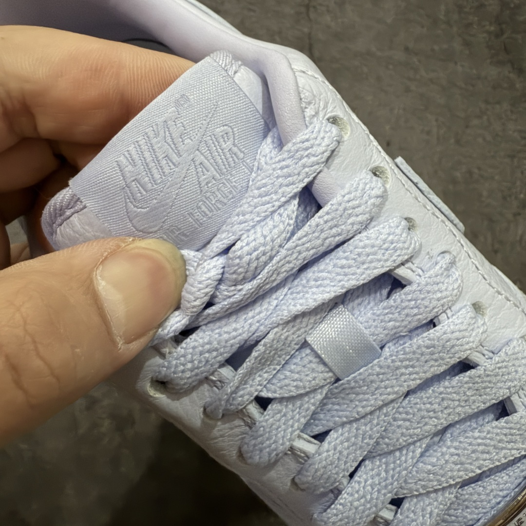 图片[6]-【Max原厂皮版】NOCTA×Nike Air Force 1 Low certified lover boy 经典 Drake联名 低帮空军一号休闲板鞋 CZ8065-500 顶级空军 皮料质感满分💯 超细腻纳帕头层软皮 吊打市场其他代号版本 全鞋电脑针车 工整有序 原厂港宝加持完美还原灵魂版型 原盒原配从里到外百分百还原 原厂全头层原厂皮料 原标原盒 内置Sole气垫 中底白色背胶 中底划线 已经无限的接近公司 原厂楦头 原厂刺绣 后跟弧度修正 正确中底四线防伪 尺码：36 36.5 37.5 38 38.5 39 40 40.5 41 42 42.5 43 44 44.5 45 46-选品中心