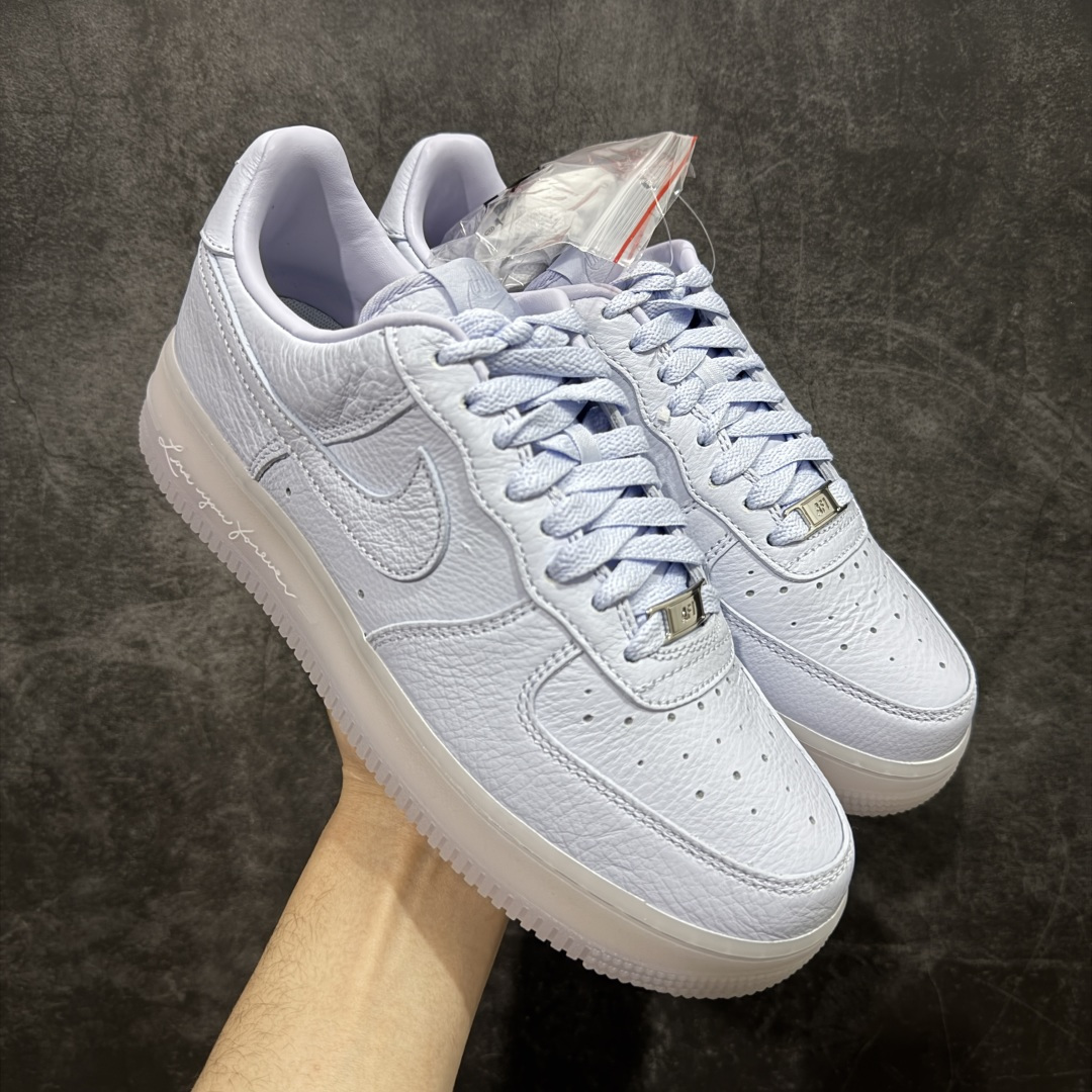 【Max原厂皮版】NOCTA×Nike Air Force 1 Low certified lover boy 经典 Drake联名 低帮空军一号休闲板鞋 CZ8065-500 顶级空军 皮料质感满分💯 超细腻纳帕头层软皮 吊打市场其他代号版本 全鞋电脑针车 工整有序 原厂港宝加持完美还原灵魂版型 原盒原配从里到外百分百还原 原厂全头层原厂皮料 原标原盒 内置Sole气垫 中底白色背胶 中底划线 已经无限的接近公司 原厂楦头 原厂刺绣 后跟弧度修正 正确中底四线防伪 尺码：36 36.5 37.5 38 38.5 39 40 40.5 41 42 42.5 43 44 44.5 45 46-选品中心