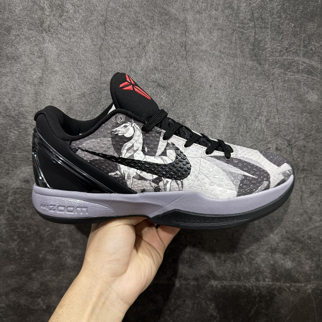 【定制版】Nike Zoom Kobe VI 马年限定 CNY新年款 耐克 科比6代系列 低帮复刻实战运动低帮文化篮球鞋 纯原版本 鞋头和鞋舌采用透气运动网布制成 采用更为挺拔的鞋口设计 为脚踝带来更佳的包裹与支撑感 侧面独特波纹纹理细节 打破了单调 赋予鞋子灵动与活力的视觉体验 货号：CW2190-030 尺码：38 38.5 39 40 40.5 41 42 42.5 43 44 45 46-选品中心