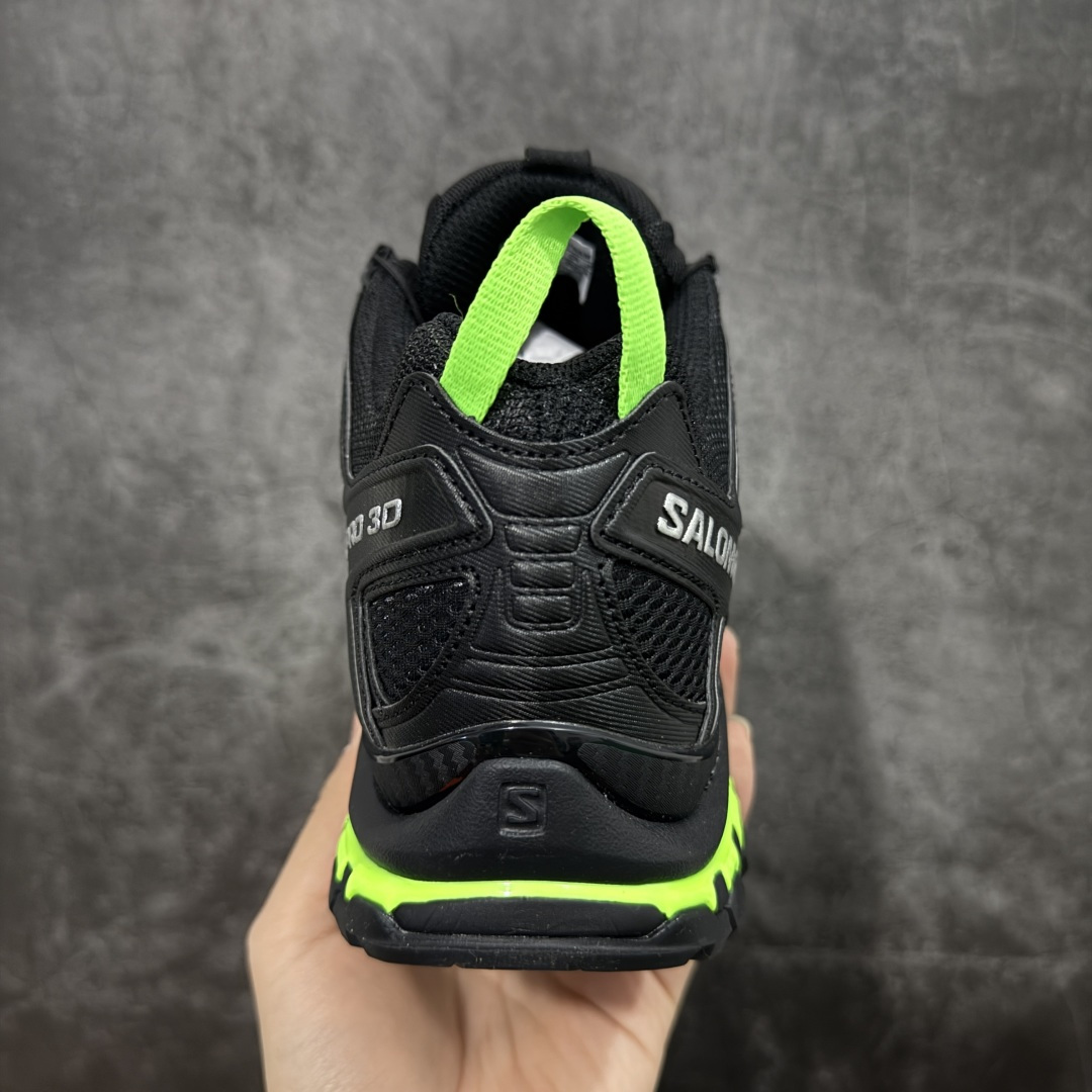 图片[4]-【莞产套盒版】SALOMON 萨洛蒙 XA PRO 3D 户外运动 网布减震防滑透气 低帮跑步鞋 男女同款 黑绿 474779 全新品质 巅峰之作 所有配色均购物原版拆解1：1开发 原材料打造 非市场公版便宜货 私模大底 清洁度比市场所有版本都高 全套原纸板楦头开发 原厂网布配套 确保原汁原味 完美呈现版型 原档数据独家私模五层组合大底 男女鞋同步官方开发至46 原装Ortholite轻量化鞋垫 中底布带钢印编号 原厂TPU锁扣 进口港宝加持 后跟自然饱满 还原公司包裹性 鞋面采用SENSIFT贴合技术 全方位贴合包裹脚型 鞋跟部鞋底牵引设计 提供强大的抓地性能 更适应野外崎岖不平的道路 其3D ADVANCED CHASSIS底盘 材料轻量大化 钉齿设计更具稳定性 防护性 鞋底易磨损区运用CONTAGRIP高耐磨材料 应对城市硬质路面长距离跑考验 尺码：36 36.5 37.5 38 38.5 39 40 40.5 41 42 42.5 43 44 45-选品中心