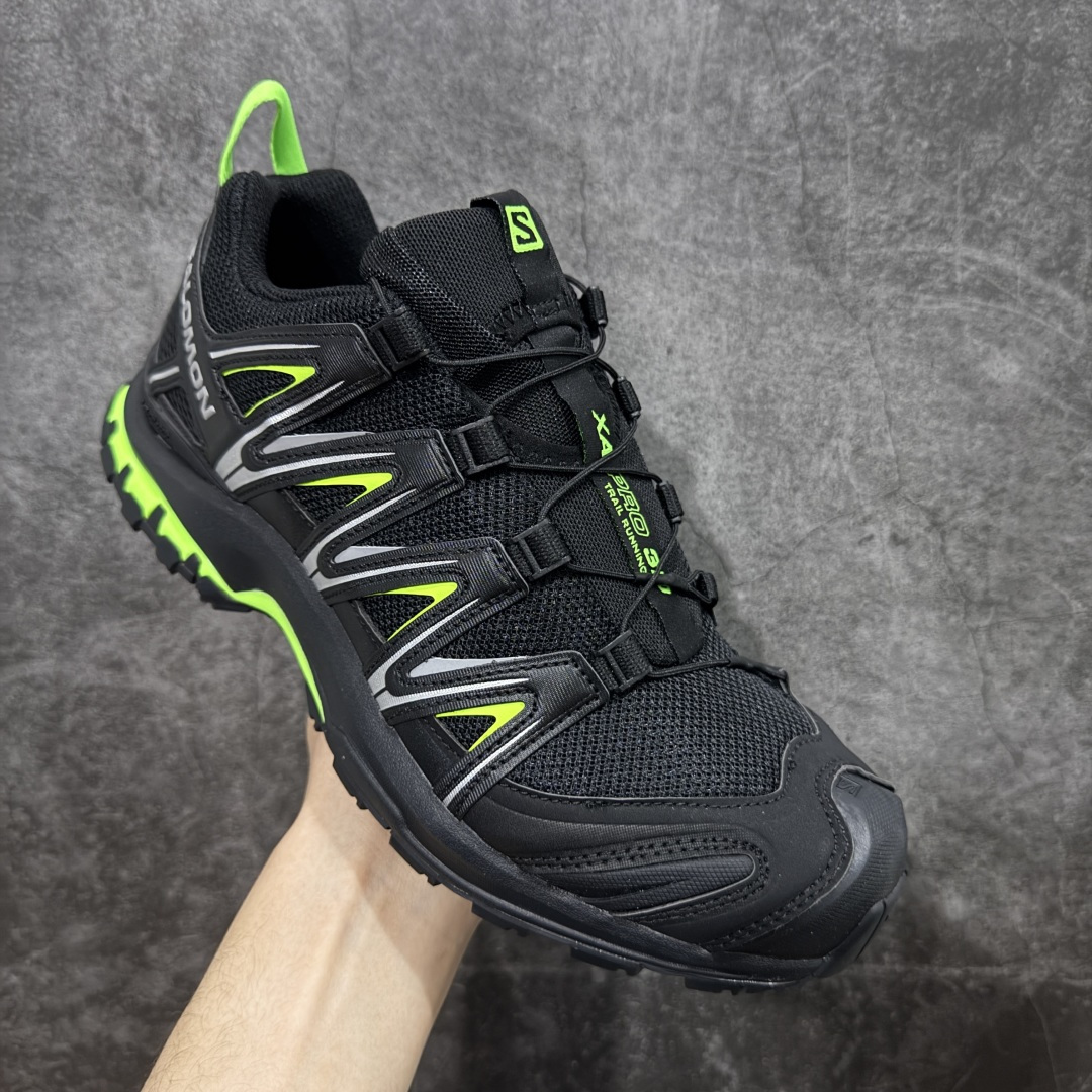 图片[3]-【莞产套盒版】SALOMON 萨洛蒙 XA PRO 3D 户外运动 网布减震防滑透气 低帮跑步鞋 男女同款 黑绿 474779 全新品质 巅峰之作 所有配色均购物原版拆解1：1开发 原材料打造 非市场公版便宜货 私模大底 清洁度比市场所有版本都高 全套原纸板楦头开发 原厂网布配套 确保原汁原味 完美呈现版型 原档数据独家私模五层组合大底 男女鞋同步官方开发至46 原装Ortholite轻量化鞋垫 中底布带钢印编号 原厂TPU锁扣 进口港宝加持 后跟自然饱满 还原公司包裹性 鞋面采用SENSIFT贴合技术 全方位贴合包裹脚型 鞋跟部鞋底牵引设计 提供强大的抓地性能 更适应野外崎岖不平的道路 其3D ADVANCED CHASSIS底盘 材料轻量大化 钉齿设计更具稳定性 防护性 鞋底易磨损区运用CONTAGRIP高耐磨材料 应对城市硬质路面长距离跑考验 尺码：36 36.5 37.5 38 38.5 39 40 40.5 41 42 42.5 43 44 45-选品中心