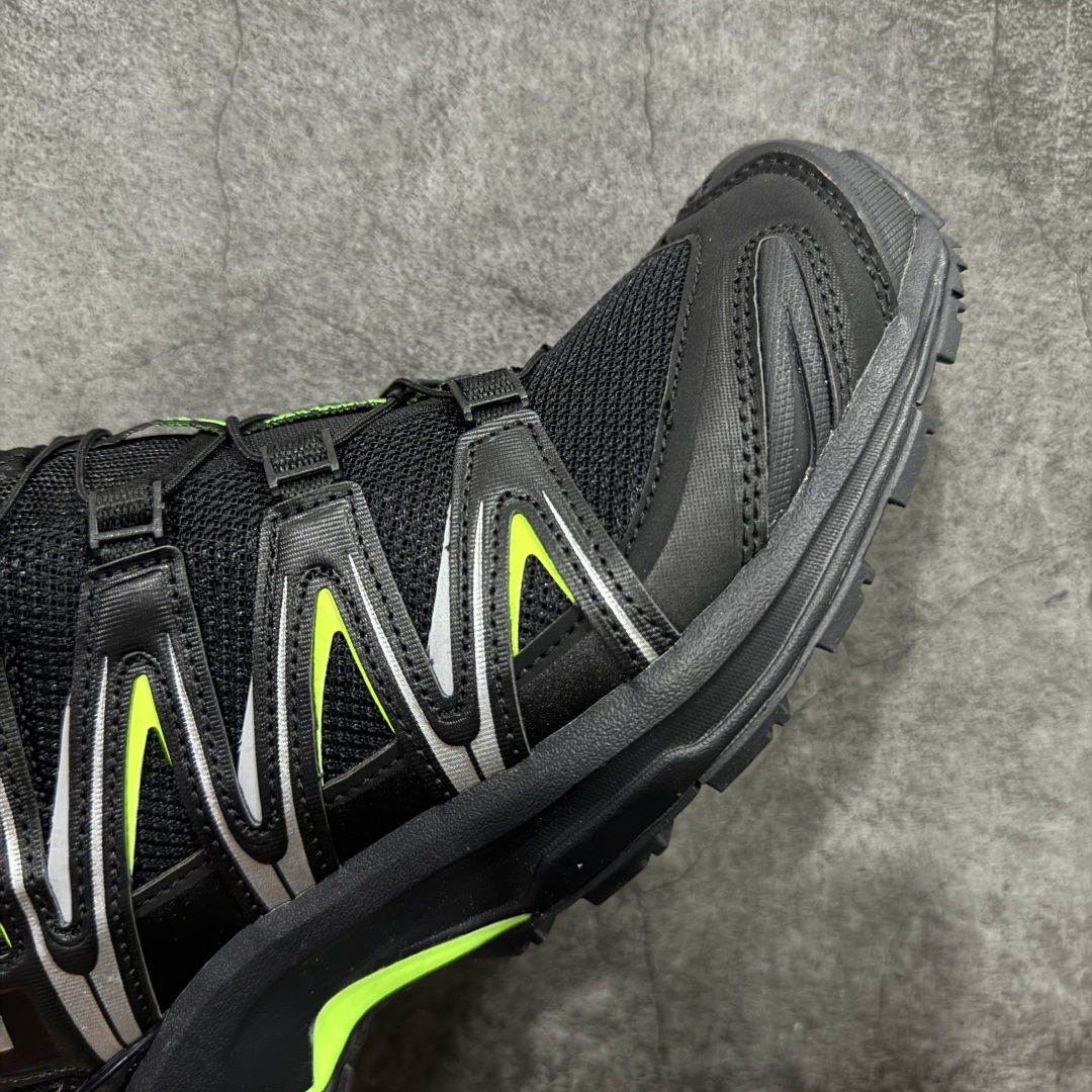 图片[6]-【莞产套盒版】SALOMON 萨洛蒙 XA PRO 3D 户外运动 网布减震防滑透气 低帮跑步鞋 男女同款 黑绿 474779 全新品质 巅峰之作 所有配色均购物原版拆解1：1开发 原材料打造 非市场公版便宜货 私模大底 清洁度比市场所有版本都高 全套原纸板楦头开发 原厂网布配套 确保原汁原味 完美呈现版型 原档数据独家私模五层组合大底 男女鞋同步官方开发至46 原装Ortholite轻量化鞋垫 中底布带钢印编号 原厂TPU锁扣 进口港宝加持 后跟自然饱满 还原公司包裹性 鞋面采用SENSIFT贴合技术 全方位贴合包裹脚型 鞋跟部鞋底牵引设计 提供强大的抓地性能 更适应野外崎岖不平的道路 其3D ADVANCED CHASSIS底盘 材料轻量大化 钉齿设计更具稳定性 防护性 鞋底易磨损区运用CONTAGRIP高耐磨材料 应对城市硬质路面长距离跑考验 尺码：36 36.5 37.5 38 38.5 39 40 40.5 41 42 42.5 43 44 45-选品中心