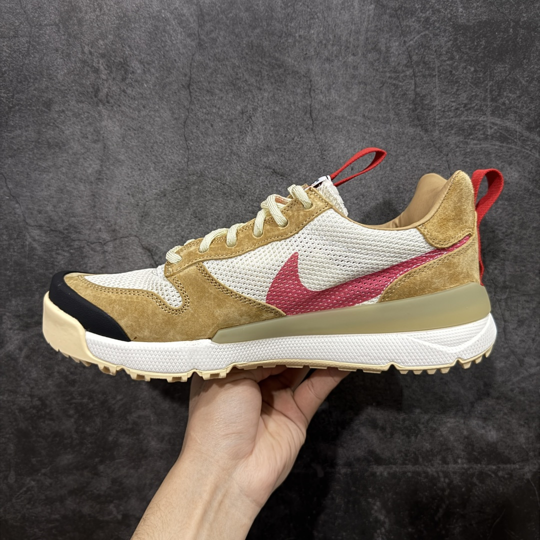 图片[2]-【PK纯原】Tom Sachs x NK Craft Mars Yard 2.0 联名宇航员神游太空百搭休闲运动透气慢跑鞋 复古做旧黄红勾 目前市场最正确版本 原厂网面 正确钩子刷漆 区别市场一眼假刷漆钩子 真碳板大底 版型完美 细节到位 经过五年时间的等待，被视为神级球鞋之作的 Craft Mars Yard 终于以 2.0 的姿态回归。艺术家 Tom Sachs 在延续经典外观与配色组合的同时，将Craft Mars Yard 进行全面升级，以更加透气的涤纶经编针织网眼取代之前的特殊 Vectran 材质，并在鞋面上加入 X 型走线提高耐磨特性，而经过改良之后的 SFB 特种部队靴大底亦更加适合在城市环境着用，此外网面层和软木层的双内底设计更是为营造赤脚穿着体验特别优化 货号：IF2885 100 尺码：36 36.5 37.5 38 38.5 39 40 40.5 41 42 42.5 43 44 45 46-选品中心