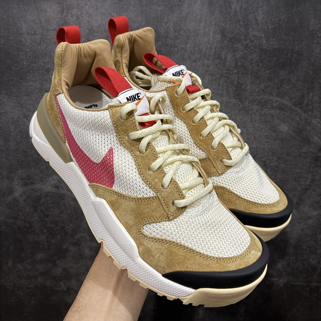 【PK纯原】Tom Sachs x NK Craft Mars Yard 2.0 联名宇航员神游太空百搭休闲运动透气慢跑鞋 复古做旧黄红勾 目前市场最正确版本 原厂网面 正确钩子刷漆 区别市场一眼假刷漆钩子 真碳板大底 版型完美 细节到位 经过五年时间的等待，被视为神级球鞋之作的 Craft Mars Yard 终于以 2.0 的姿态回归。艺术家 Tom Sachs 在延续经典外观与配色组合的同时，将Craft Mars Yard 进行全面升级，以更加透气的涤纶经编针织网眼取代之前的特殊 Vectran 材质，并在鞋面上加入 X 型走线提高耐磨特性，而经过改良之后的 SFB 特种部队靴大底亦更加适合在城市环境着用，此外网面层和软木层的双内底设计更是为营造赤脚穿着体验特别优化 货号：IF2885 100 尺码：36 36.5 37.5 38 38.5 39 40 40.5 41 42 42.5 43 44 45 46-选品中心
