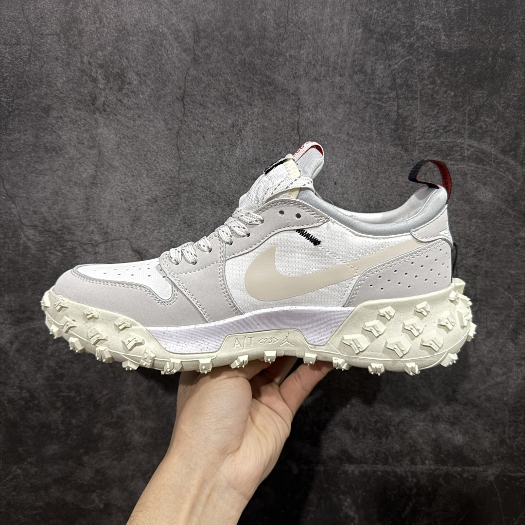 图片[2]-【升级版】Jordan Air Jordan 1 Element Gore-Tex 经典耐用 低帮跑步鞋 Air Jordan 1 Low Element Gore-Tex “Medium Olive” 将 MJ1 从复古经典款蜕变为适合户外越野的运动鞋。这款鞋采用Gore-Tex材质，适合全年穿着。运动鞋爱好者会发现其借鉴了磨砂皮覆面、防刮布拼接和透气孔设计，这是对乔丹品牌（Jordan Brand）越野风格历史的致敬。 货号：FV4227-003 尺码：39 40 40.5 41 42 42.5 43 44 45 编码：XSB240250-选品中心