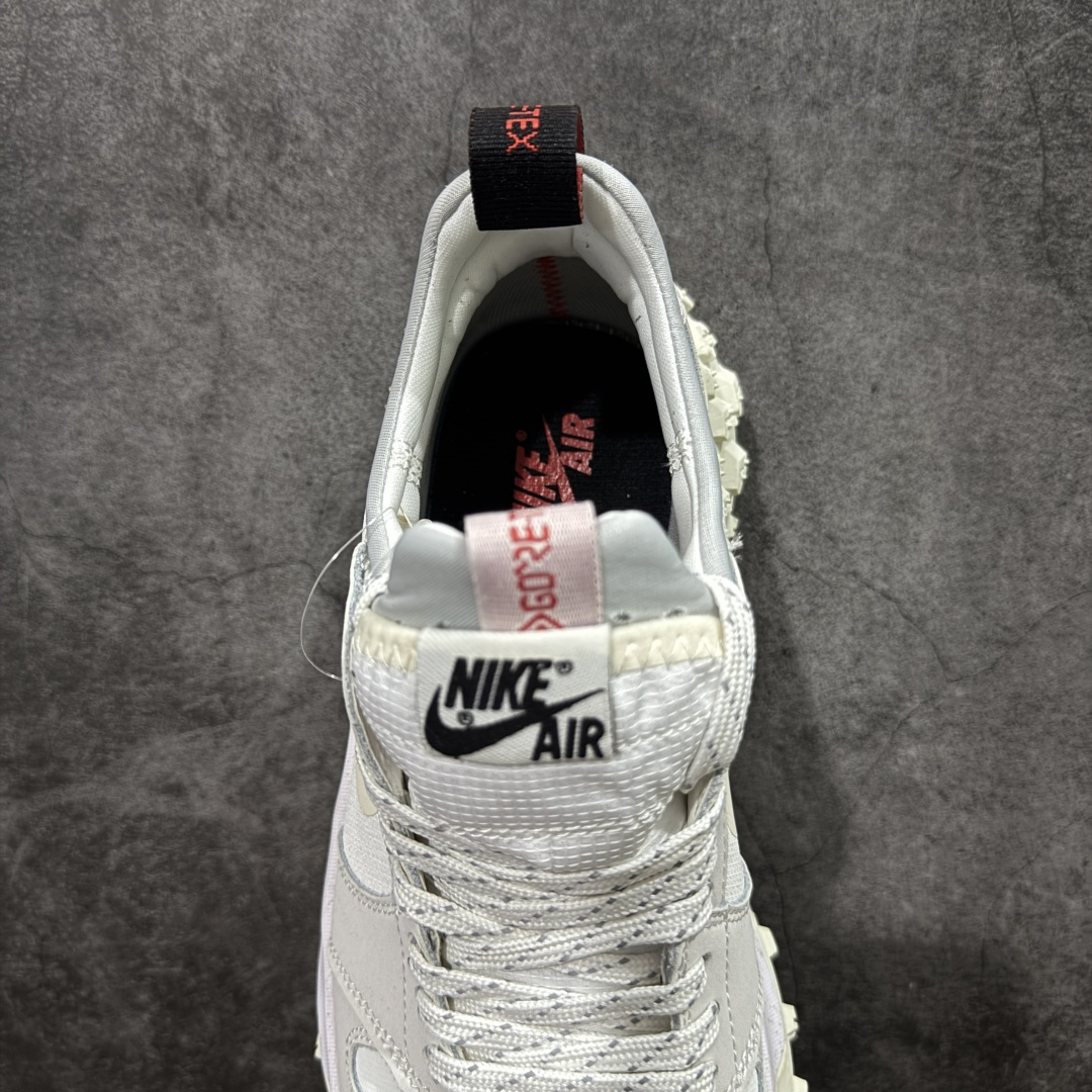 图片[8]-【升级版】Jordan Air Jordan 1 Element Gore-Tex 经典耐用 低帮跑步鞋 Air Jordan 1 Low Element Gore-Tex “Medium Olive” 将 MJ1 从复古经典款蜕变为适合户外越野的运动鞋。这款鞋采用Gore-Tex材质，适合全年穿着。运动鞋爱好者会发现其借鉴了磨砂皮覆面、防刮布拼接和透气孔设计，这是对乔丹品牌（Jordan Brand）越野风格历史的致敬。 货号：FV4227-003 尺码：39 40 40.5 41 42 42.5 43 44 45 编码：XSB240250-选品中心