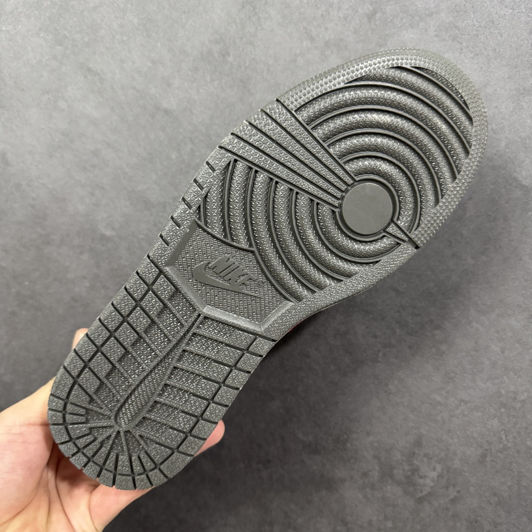 图片[9]-【定制版】Travis Scott x Jordan 1 Low “马年限定-白灰红” 倒勾低帮休闲版本 原厂全头层皮 大厂纯原品质出货 纯正版型 定制鞋盒 皮料切割干净无任何毛边 Ortholite鞋垫抗菌透气防臭 细节完美 超高清洁度 货号： YF9511-501 尺码：36 36.5 37.5 38 38.5 39 40 40.5 41 42 42.5 43 44 44.5 45-选品中心