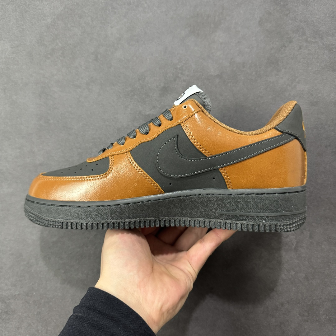 图片[2]-【定制版】 NK Air Force 1\’07 Low 马年限定 焦糖炭黑 空军一号低帮休闲板鞋 #原楦头原纸板 高端定制鞋盒 原厂鞋底 超高清洁度 细节完美 货号：XY9025-009 尺码：36 36.5 37.5 38 38.5 39 40 40.5 41 42 42.5 43 44 44.5 45-选品中心