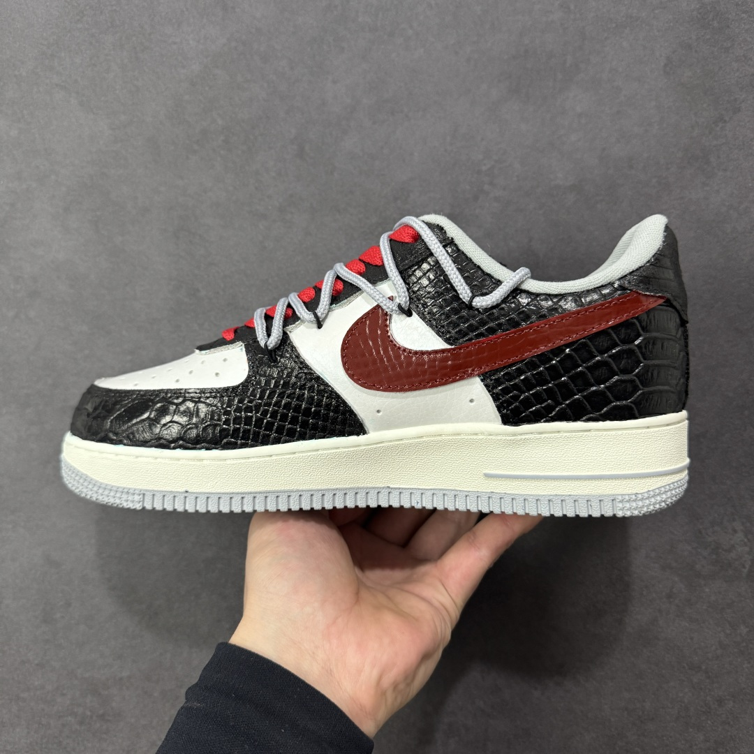 图片[2]-【定制版】NIke Air Force 1 \’07 Low 龙马精神 高级定制 空军一号低帮 运动鞋 休闲鞋 折边针车 工艺难度大 原楦头原纸板 原装鞋盒 定制五金配件 内置全掌气垫 原厂鞋底 货号：DX2687-111 尺码：36 36.5 37.5 38 38.5 39 40 40.5 41 42 42.5 43 44 44.5 45-选品中心