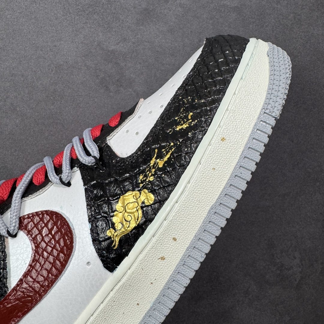 图片[5]-【定制版】NIke Air Force 1 \’07 Low 龙马精神 高级定制 空军一号低帮 运动鞋 休闲鞋 折边针车 工艺难度大 原楦头原纸板 原装鞋盒 定制五金配件 内置全掌气垫 原厂鞋底 货号：DX2687-111 尺码：36 36.5 37.5 38 38.5 39 40 40.5 41 42 42.5 43 44 44.5 45-选品中心