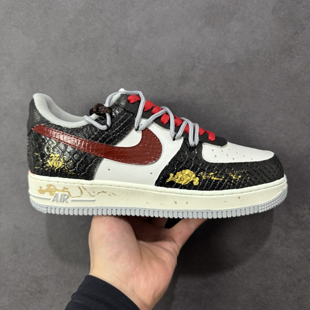 【定制版】NIke Air Force 1 \’07 Low 龙马精神 高级定制 空军一号低帮 运动鞋 休闲鞋 折边针车 工艺难度大 原楦头原纸板 原装鞋盒 定制五金配件 内置全掌气垫 原厂鞋底 货号:DX2687-111 尺码:36 36.5 37.5 38 38.5 39 40 40.5 41 42 42.5 43 44 44.5 45-选品中心