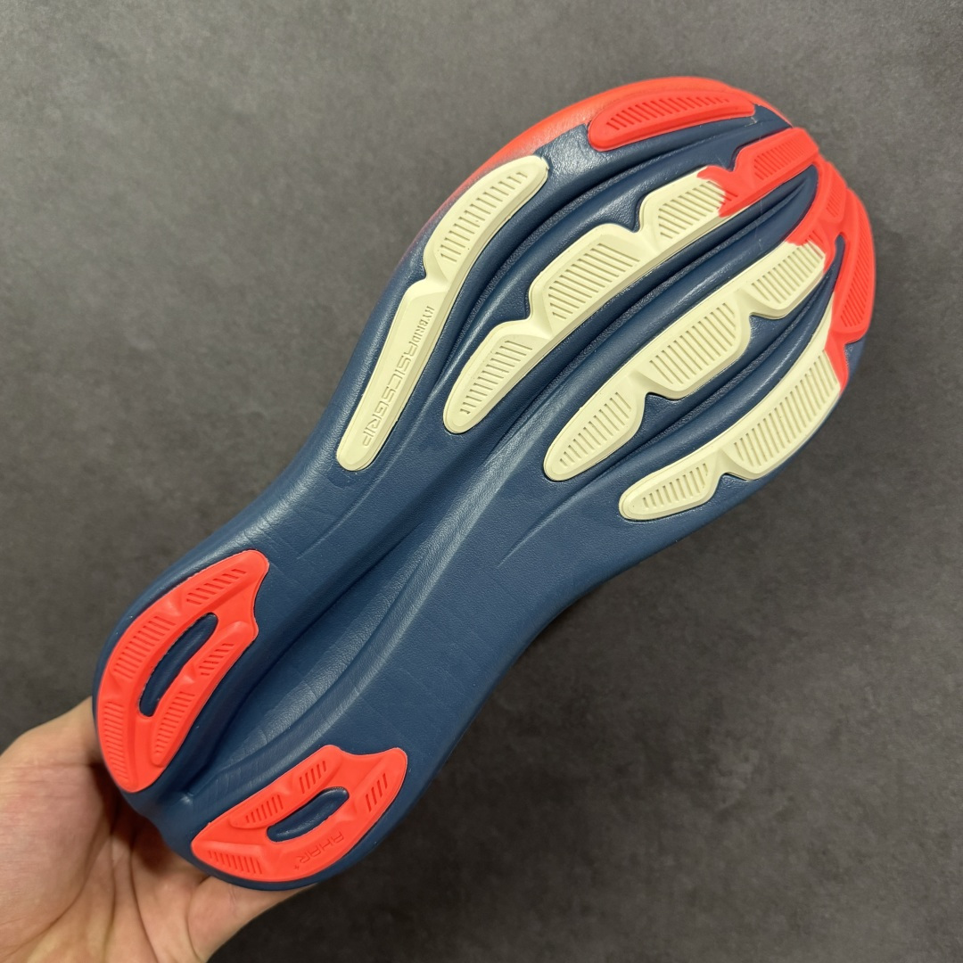 图片[9]-【公司级】Asics Gel-Nimbus 28 舒适防滑耐磨低帮休闲跑步鞋 鞋底采用了轻质发泡材料 并在后跟和前掌处采用了ASICS亚瑟士核心科技-GEL缓震胶 赋予鞋款强大的缓冲性能 提供了更柔软适的穿着体验 而在原有设计的启发之上 此次鞋款采用更贴合当今潮流趋势的材料和创新技术 展现出纽约充满活力的都市精神 货号：1011C145-003 尺码：36-47含半码-选品中心