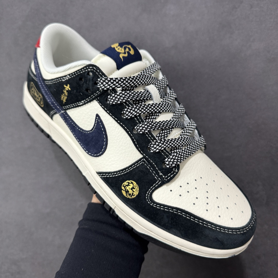 图片[3]-【定制版】Nike Dunk Low Retro 马年限定 周年高端定制 低帮休闲板鞋 #定制鞋盒 大厂纯原品质出货 超高清洁度 皮料切割干净无任何毛边 细节完美 货号：FC1688-256 尺码：36 36.5 37.5 38 38.5 39 40 40.5 41 42 42.5 43 44 44.5 45-选品中心
