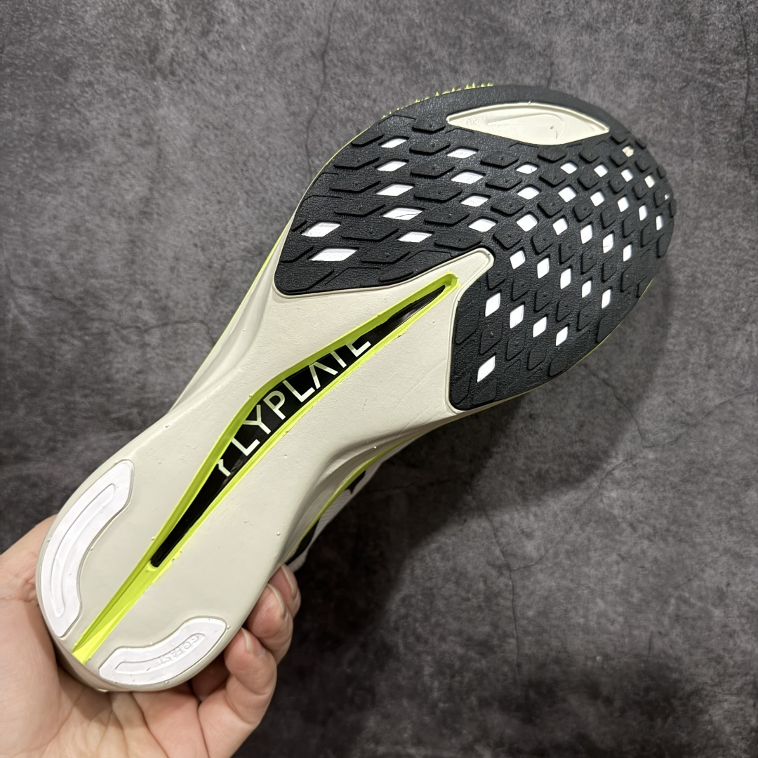 图片[9]-【碳科技纯原】耐克Nike ZoomX Streakfly 2 疾驰者2代系列低帮竞速轻质缓震透气休闲运动跑步鞋“ 市场顶级版本 跑鞋第一梯队 专业跑鞋‼️ 原标原盒 全掌真碳版 真Zoom X气垫 超薄针织鞋面 柔软缓震，nike Streakfly 2是一款专为短距离竞速设计的高性能跑鞋。日常穿着也是非常舒适，单只42码仅重126克，比前代减轻40克，接近田径钉鞋的轻盈感，适合追求速度的跑者。搭载全掌Flyplate碳纤维板，提供强劲推进力，配合ZoomX泡棉中底，能量回馈出色，滚动感顺滑。外底采用轻薄橡胶材质，抓地力出色，湿滑路面也能稳定发挥。工程精制网眼鞋面，透气性极佳，贴合脚部轮廓，减少闷热感。ZoomX泡棉中底兼顾缓震与回弹，适合短距离快速奔跑。Nike Streakfly 2是为追求速度的精英跑者或短距离竞速爱好者设计的高性能跑鞋，其轻盈、响应迅速的特点使其成为短距离比赛和训练的理想选择 货号： HF6416-002 尺码： 36 36.5 37.5 38 38.5 39 40 40.5 41 42 42.5 43 44 45 46-选品中心