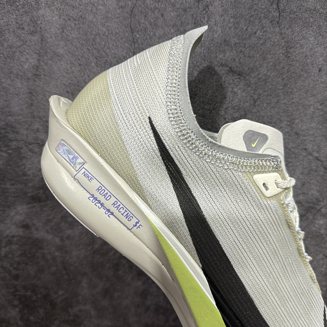 图片[7]-【碳科技纯原】耐克Nike ZoomX Streakfly 2 疾驰者2代系列低帮竞速轻质缓震透气休闲运动跑步鞋“ 市场顶级版本 跑鞋第一梯队 专业跑鞋‼️ 原标原盒 全掌真碳版 真Zoom X气垫 超薄针织鞋面 柔软缓震，nike Streakfly 2是一款专为短距离竞速设计的高性能跑鞋。日常穿着也是非常舒适，单只42码仅重126克，比前代减轻40克，接近田径钉鞋的轻盈感，适合追求速度的跑者。搭载全掌Flyplate碳纤维板，提供强劲推进力，配合ZoomX泡棉中底，能量回馈出色，滚动感顺滑。外底采用轻薄橡胶材质，抓地力出色，湿滑路面也能稳定发挥。工程精制网眼鞋面，透气性极佳，贴合脚部轮廓，减少闷热感。ZoomX泡棉中底兼顾缓震与回弹，适合短距离快速奔跑。Nike Streakfly 2是为追求速度的精英跑者或短距离竞速爱好者设计的高性能跑鞋，其轻盈、响应迅速的特点使其成为短距离比赛和训练的理想选择 货号： HF6416-002 尺码： 36 36.5 37.5 38 38.5 39 40 40.5 41 42 42.5 43 44 45 46-选品中心
