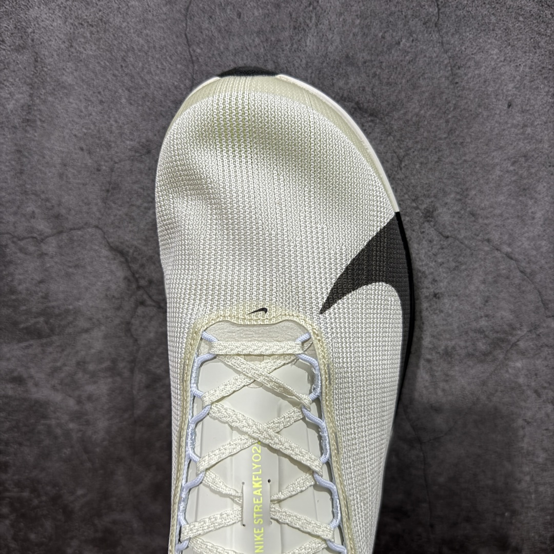 图片[5]-【碳科技纯原】耐克Nike ZoomX Streakfly 2 疾驰者2代系列低帮竞速轻质缓震透气休闲运动跑步鞋“ 市场顶级版本 跑鞋第一梯队 专业跑鞋‼️ 原标原盒 全掌真碳版 真Zoom X气垫 超薄针织鞋面 柔软缓震，nike Streakfly 2是一款专为短距离竞速设计的高性能跑鞋。日常穿着也是非常舒适，单只42码仅重126克，比前代减轻40克，接近田径钉鞋的轻盈感，适合追求速度的跑者。搭载全掌Flyplate碳纤维板，提供强劲推进力，配合ZoomX泡棉中底，能量回馈出色，滚动感顺滑。外底采用轻薄橡胶材质，抓地力出色，湿滑路面也能稳定发挥。工程精制网眼鞋面，透气性极佳，贴合脚部轮廓，减少闷热感。ZoomX泡棉中底兼顾缓震与回弹，适合短距离快速奔跑。Nike Streakfly 2是为追求速度的精英跑者或短距离竞速爱好者设计的高性能跑鞋，其轻盈、响应迅速的特点使其成为短距离比赛和训练的理想选择 货号： HF6416-002 尺码： 36 36.5 37.5 38 38.5 39 40 40.5 41 42 42.5 43 44 45 46-选品中心