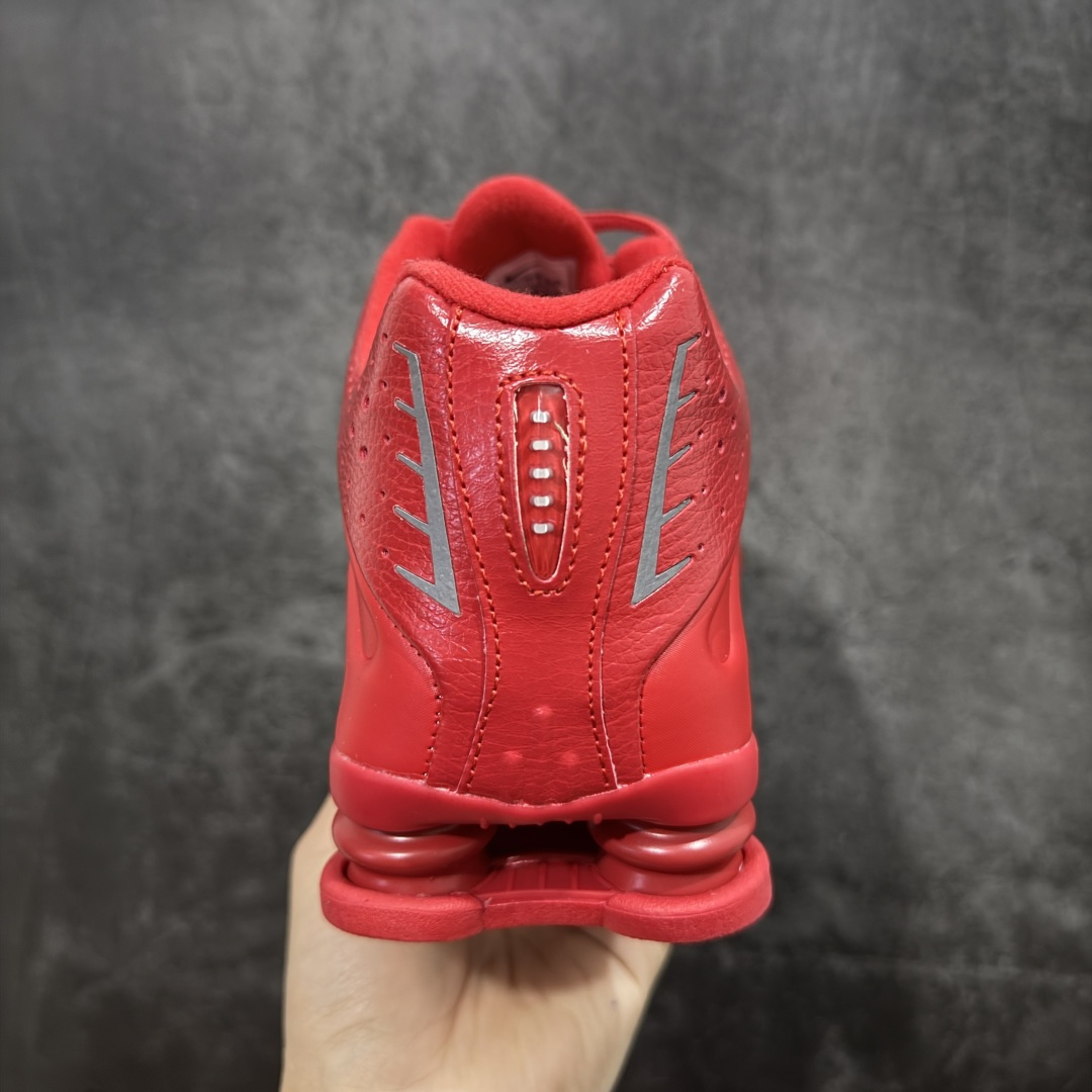 图片[4]-【外贸版】Nike SHOX Z 后掌气柱先锋机能风跑鞋 IQ0608-687 Nike Shox Z搭载了Nike标志性的Shox缓震科技 后跟的气柱能有效吸收冲击能量提供良好的缓震效果 采用轻盈透气的材质制作鞋面能确保脚部保持干爽舒适 贴合脚部曲线 带来舒适的包裹感 “猫跟”设计不仅提升了时尚感 还增强了穿着时的稳定性 使脚部在行走或运动过程中能保持平衡 尺码： 36 36.5 37.5 38 38.5 39 40 40.5 41 42 42.5 43 44 44.5 45 46-莆田鞋