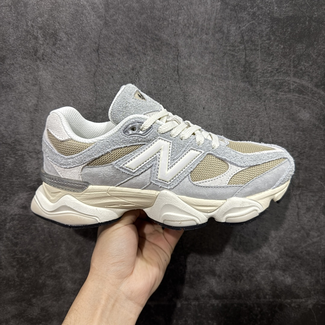 【纯原版】 New Balance NB9060 联名款 复古休闲运动慢跑鞋 U9060440 全套原楦原纸板原厂数据开发 进口三明治网面 原装进口翻毛皮料正确绒感卡色 正确中底拉帮中底网布细节 原厂标裁 带紫光防伪 定制后跟透明水晶模块 冲裁组合 大底贴合程度胶水上色把控完美 整洁度挑战全网艺术家 多道序QC把关品质完善 匠心打造 耗时两个月开发完成 工艺极其复杂难度可想而知 新开独立私模大底 全网唯一正确六层组合大底 高端零售专供产物 尺码：36 37 37.5 38 38.5 39 40 40.5 41 42 42.5 43 44 45 46.5-选品中心