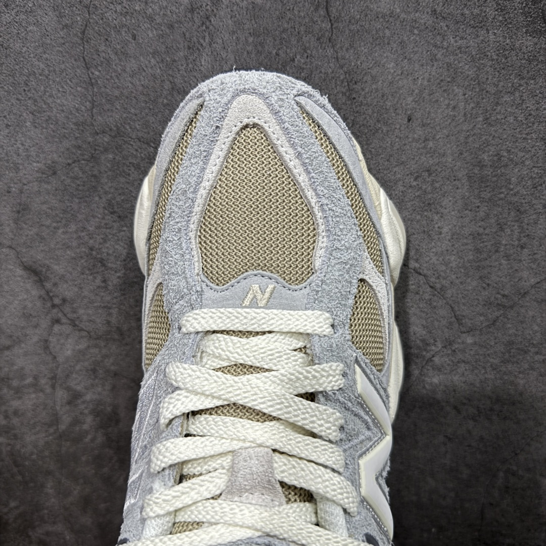 图片[5]-【纯原版】 New Balance NB9060 联名款 复古休闲运动慢跑鞋 U9060440 全套原楦原纸板原厂数据开发 进口三明治网面 原装进口翻毛皮料正确绒感卡色 正确中底拉帮中底网布细节 原厂标裁 带紫光防伪 定制后跟透明水晶模块 冲裁组合 大底贴合程度胶水上色把控完美 整洁度挑战全网艺术家 多道序QC把关品质完善 匠心打造 耗时两个月开发完成 工艺极其复杂难度可想而知 新开独立私模大底 全网唯一正确六层组合大底 高端零售专供产物 尺码：36 37 37.5 38 38.5 39 40 40.5 41 42 42.5 43 44 45 46.5-选品中心