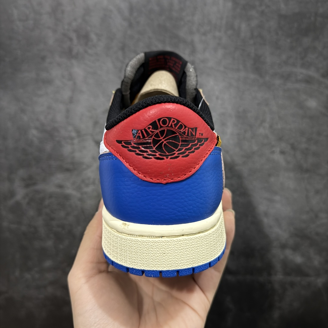 图片[4]-【原厂版】Union LA x Fragment Design x Air Jordan AJ1 Low OG SP 藤原浩三方联名四色拼接 TS联名倒钩低帮 蓝红白 DM7866-111 超级强悍品质 可对比市场各大纯原版本 专业aj大厂出品 对细节的把控毋庸置疑 材料也是用最接近原鞋的头层皮料 所有地方都没有做到减配 原厂鞋楦打造完美鞋型 整体鞋型以及后跟做的弧度做的非常好 鞋带为原厂打蜡鞋带 粗细程度同步原鞋 裁片清洁度到位 无明显瑕疵毛边 免修产品 正确针车 该重针 该有尖角的地方都有做到 鞋价格非常香 转手可闭眼卖高价 到手各位就知道货有多好 绝对秒杀一切同价格货品 尺码：36-47.5-选品中心