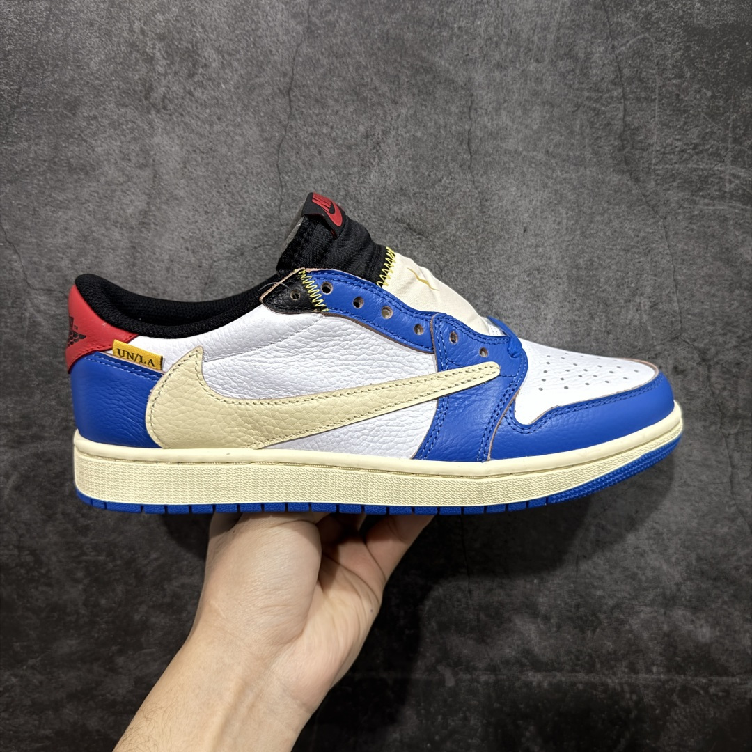 【原厂版】Union LA x Fragment Design x Air Jordan AJ1 Low OG SP 藤原浩三方联名四色拼接 TS联名倒钩低帮 蓝红白 DM7866-111 超级强悍品质 可对比市场各大纯原版本 专业aj大厂出品 对细节的把控毋庸置疑 材料也是用最接近原鞋的头层皮料 所有地方都没有做到减配 原厂鞋楦打造完美鞋型 整体鞋型以及后跟做的弧度做的非常好 鞋带为原厂打蜡鞋带 粗细程度同步原鞋 裁片清洁度到位 无明显瑕疵毛边 免修产品 正确针车 该重针 该有尖角的地方都有做到 鞋价格非常香 转手可闭眼卖高价 到手各位就知道货有多好 绝对秒杀一切同价格货品 尺码：36-47.5-选品中心