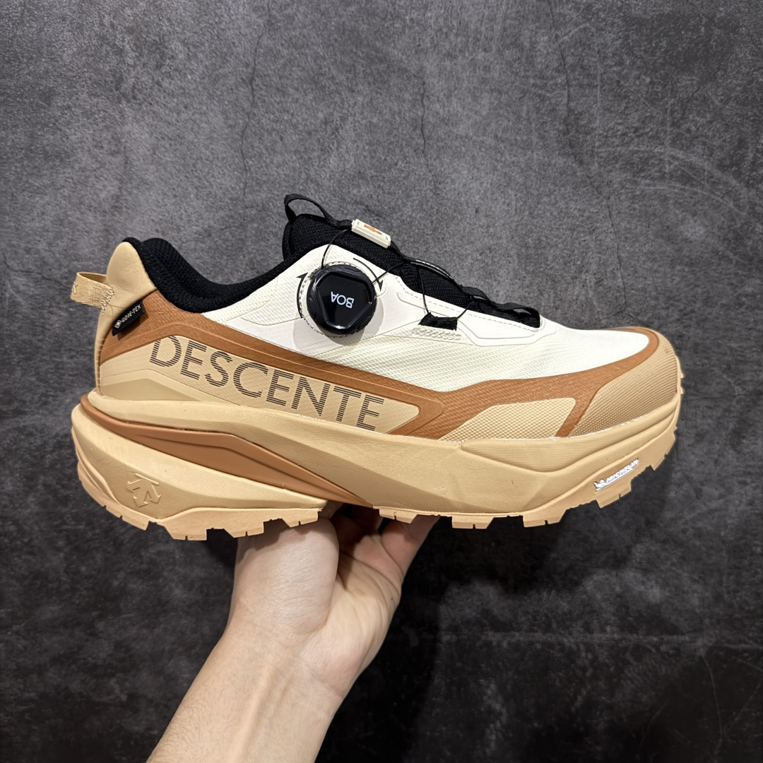 【纯原版】迪桑特DESCENTE SKI STYLE系列 GORE-TEX 舒适 耐磨防水 低帮 徒步鞋 男女同款 棕白色 采用皮面网眼材质鞋面 通透不闷热 前掌易弯折设计 提供灵活的穿着感受 后跟Z-FOAM填充 缓震回弹 BOA FIT SYSTEM系带系统 便捷穿脱 尺码：40-45-选品中心