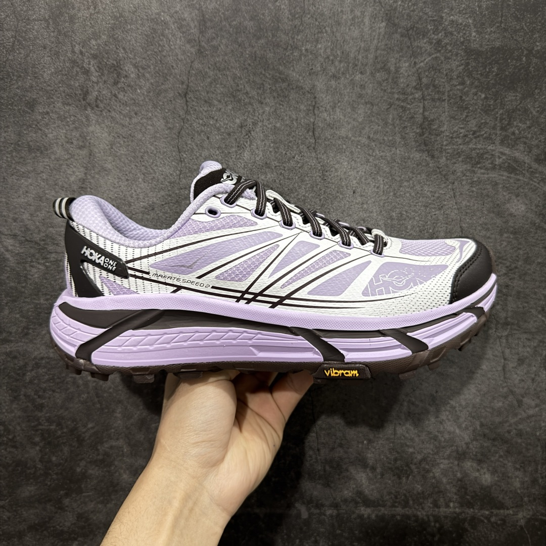 【纯原H版】HOKA ONE ONE Mafate Speed 2 Low 玛法特2代系列低帮轻量户外越野休闲运动慢跑鞋 正确组合底 市场顶级版本 上脚赞到报爆 轻盈舒适 鞋面采用超轻的无缝架构 轻薄的TPU贴在透气的鞋面材料上 减轻重量同时也保证了支撑性 鞋底采用滚动平衡技术 引导跑者回归自然步态 祖传的神奇EVA材质中底依旧是一如既往地表现优秀 能提供充足的缓震 作为HOKA家的越野跑鞋 VIBRAM 橡胶大底也是必不可少的 即便在复杂湿滑的地形 依旧能有良好的抓地力及稳定性 鞋带采用了弹性不易松脱的扁宽弹性鞋带 前掌与中掌部分也进行了加宽 也更加适合亚洲人的脚型 是一款十分全面且足够强悍的户外硬核越野鞋 日常搭配的话短裤是基本不挑 阔腿裤 工装裤以及各种长筒牛仔裤都可以 尺码：36 36.5 37.5 38 38.5 39 40 40.5 41 42 42.5 43 44 44.5 45-选品中心