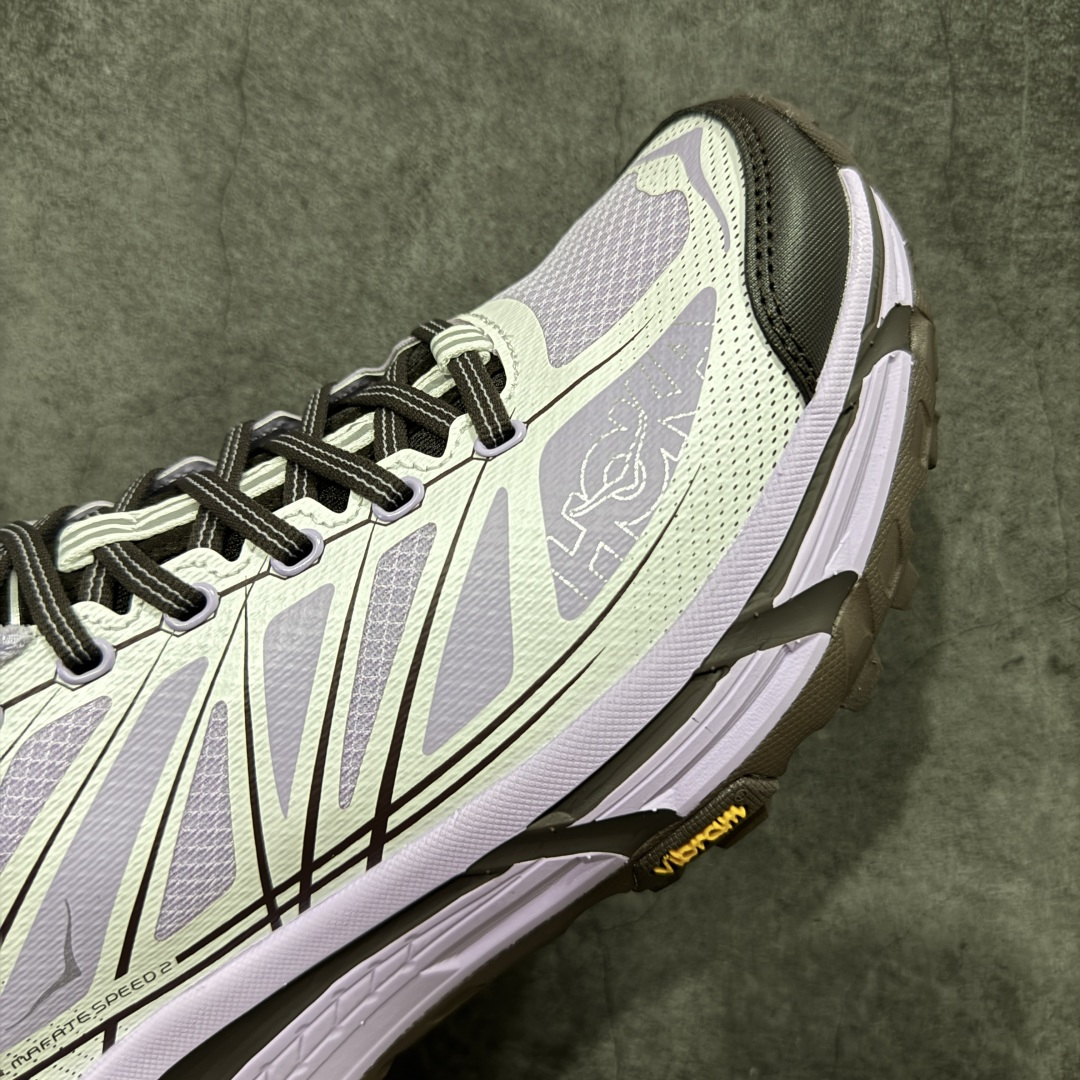 图片[6]-【纯原H版】HOKA ONE ONE Mafate Speed 2 Low 玛法特2代系列低帮轻量户外越野休闲运动慢跑鞋 正确组合底 市场顶级版本 上脚赞到报爆 轻盈舒适 鞋面采用超轻的无缝架构 轻薄的TPU贴在透气的鞋面材料上 减轻重量同时也保证了支撑性 鞋底采用滚动平衡技术 引导跑者回归自然步态 祖传的神奇EVA材质中底依旧是一如既往地表现优秀 能提供充足的缓震 作为HOKA家的越野跑鞋 VIBRAM 橡胶大底也是必不可少的 即便在复杂湿滑的地形 依旧能有良好的抓地力及稳定性 鞋带采用了弹性不易松脱的扁宽弹性鞋带 前掌与中掌部分也进行了加宽 也更加适合亚洲人的脚型 是一款十分全面且足够强悍的户外硬核越野鞋 日常搭配的话短裤是基本不挑 阔腿裤 工装裤以及各种长筒牛仔裤都可以 尺码：36 36.5 37.5 38 38.5 39 40 40.5 41 42 42.5 43 44 44.5 45-选品中心