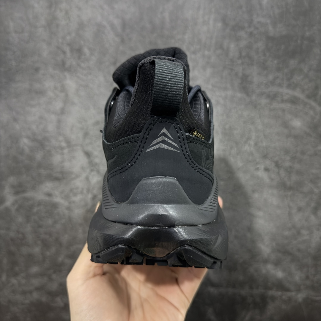 图片[4]-【纯原福利】HOKA ONE ONE U Kaha 2 Low GTX 卡哈 低帮缓震防水户外功能鞋 原xx 的顶级纯原防水版 现福利特价 把握手速 顶级好货💪🏻  鞋款特别研发使用性能独特的几何形跑鞋中底，此种鞋底更厚、更高、回弹性也更好，除了卓越的缓冲性能，它还能为各种阶段的跑者带来更具动感、更加稳定的跑步体验。HOKA ONE ONE从设计之初就清楚意识到，要保证跑者步幅的均匀一致，双脚自然而然的运动至关重要  尺码： 39 40 40.5 41 42 42.5 43 44 45 46-选品中心