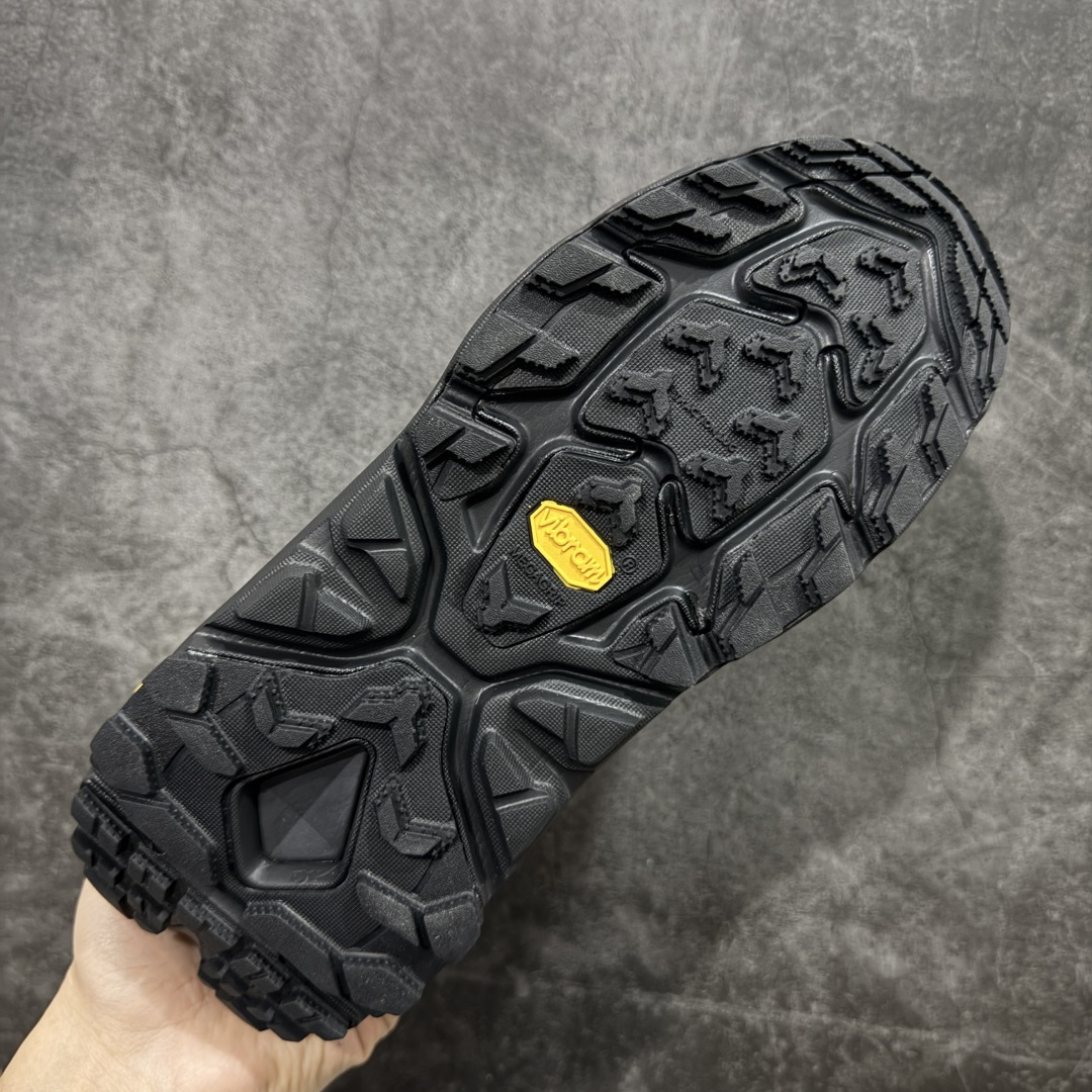 图片[9]-【纯原福利】HOKA ONE ONE U Kaha 2 GTX 卡哈 高帮缓震防水户外功能鞋 原xx 的顶级纯原防水版 现福利特价 把握手速 顶级好货💪🏻  鞋款特别研发使用性能独特的几何形跑鞋中底，此种鞋底更厚、更高、回弹性也更好，除了卓越的缓冲性能，它还能为各种阶段的跑者带来更具动感、更加稳定的跑步体验。HOKA ONE ONE从设计之初就清楚意识到，要保证跑者步幅的均匀一致，双脚自然而然的运动至关重要  尺码： 39 40 40.5 41 42 42.5 43 44 45 46-选品中心