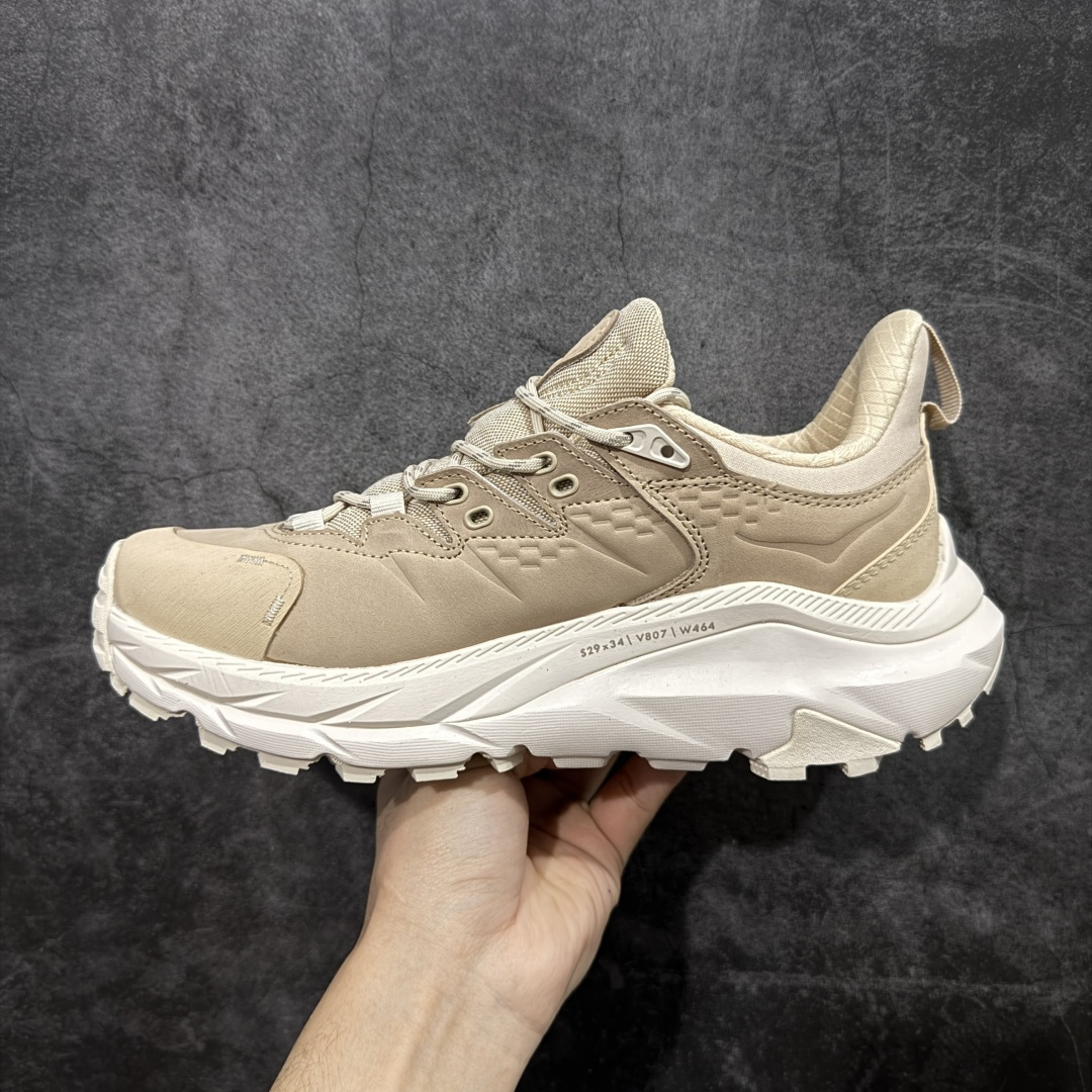 图片[2]-【纯原福利】HOKA ONE ONE U Kaha 2 Low GTX 卡哈 低帮缓震防水户外功能鞋 原xx 的顶级纯原防水版 现福利特价 把握手速 顶级好货💪🏻  鞋款特别研发使用性能独特的几何形跑鞋中底，此种鞋底更厚、更高、回弹性也更好，除了卓越的缓冲性能，它还能为各种阶段的跑者带来更具动感、更加稳定的跑步体验。HOKA ONE ONE从设计之初就清楚意识到，要保证跑者步幅的均匀一致，双脚自然而然的运动至关重要  尺码： 39 40 40.5 41 42 42.5 43 44 45 46-选品中心