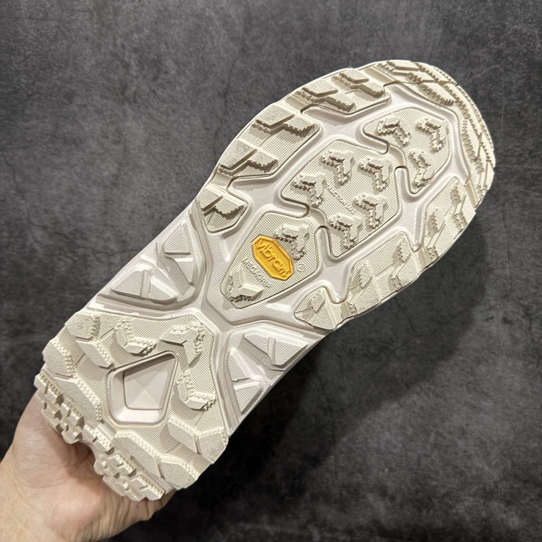 图片[9]-【纯原福利】HOKA ONE ONE U Kaha 2 Low GTX 卡哈 低帮缓震防水户外功能鞋 原xx 的顶级纯原防水版 现福利特价 把握手速 顶级好货💪🏻  鞋款特别研发使用性能独特的几何形跑鞋中底，此种鞋底更厚、更高、回弹性也更好，除了卓越的缓冲性能，它还能为各种阶段的跑者带来更具动感、更加稳定的跑步体验。HOKA ONE ONE从设计之初就清楚意识到，要保证跑者步幅的均匀一致，双脚自然而然的运动至关重要  尺码： 39 40 40.5 41 42 42.5 43 44 45 46-选品中心