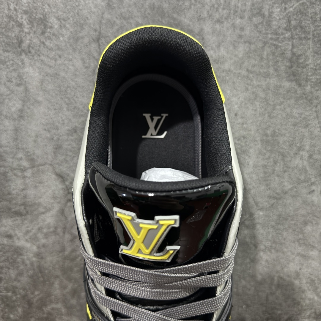 图片[8]-【YS升级版】 顶级莞产 路易威登 Louis Vuitton LV Trainer 系列 高奢运动鞋 银黄黑漆皮黑武士 大黄蜂配色 ✦ 芯片配置，✦ 挂饰 NFC 芯片秒进官网 ✦ 同步 ZP 官网空胶工艺，结构逻辑一致 ✦ 正确胶片断点式设计，细节克制到位 ✦ 中底油印字母比例按原版还原 ✦ 1：1 原楦格板 / 楦头 / 刀磨 全新升级 ✦ 独家定制压纹麂皮，用料细腻耐看 ✦ 原版开模 TPU 大底 ✦ 脚感与质感取向偏原版 ✦ 代购指定高端版本 ✦ 全新升级 双盒礼盒 ✦ 全套配件齐全，整体完成度高 尺码：39–45-选品中心